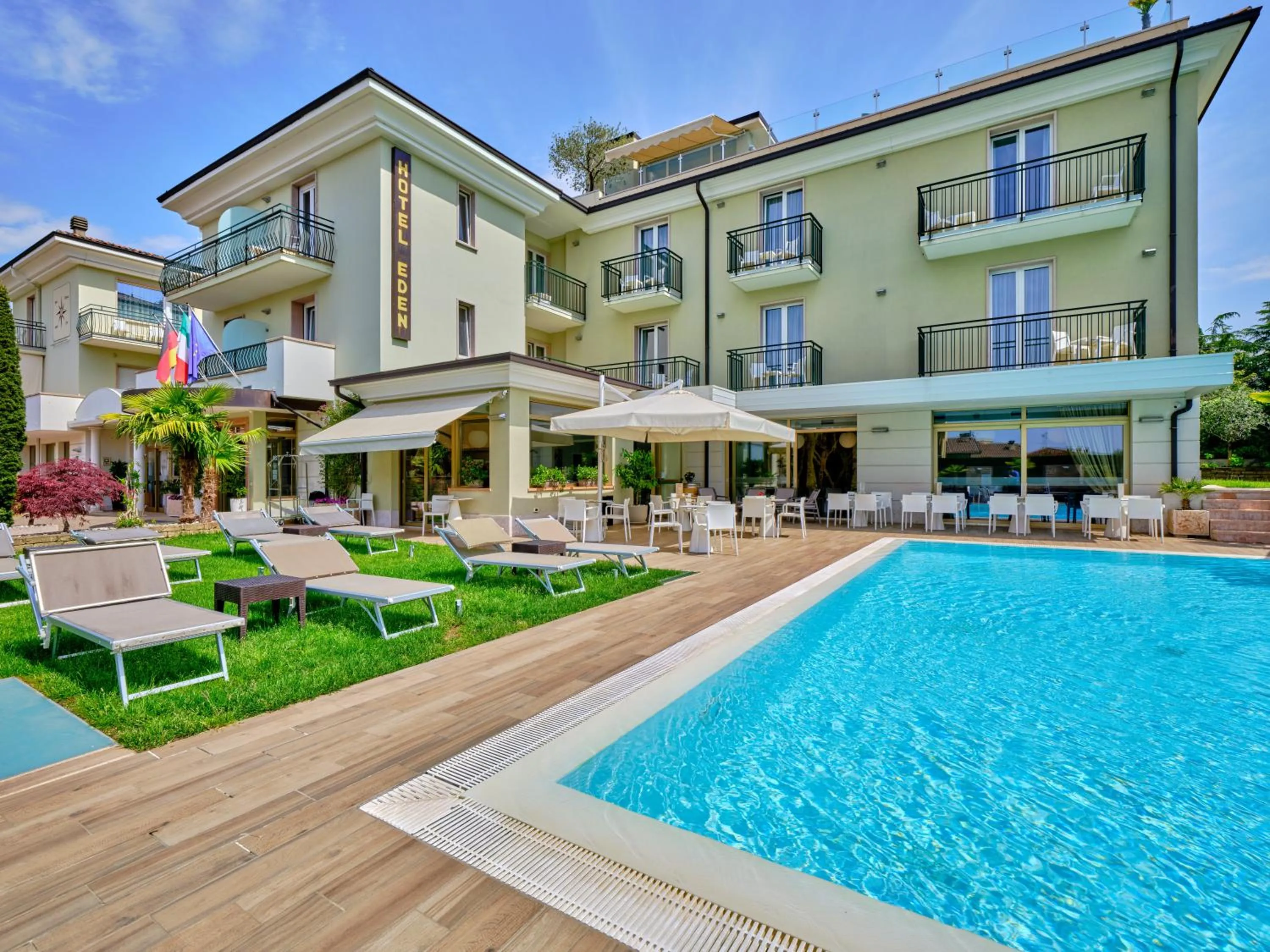 Property building in Hotel Eden Garda