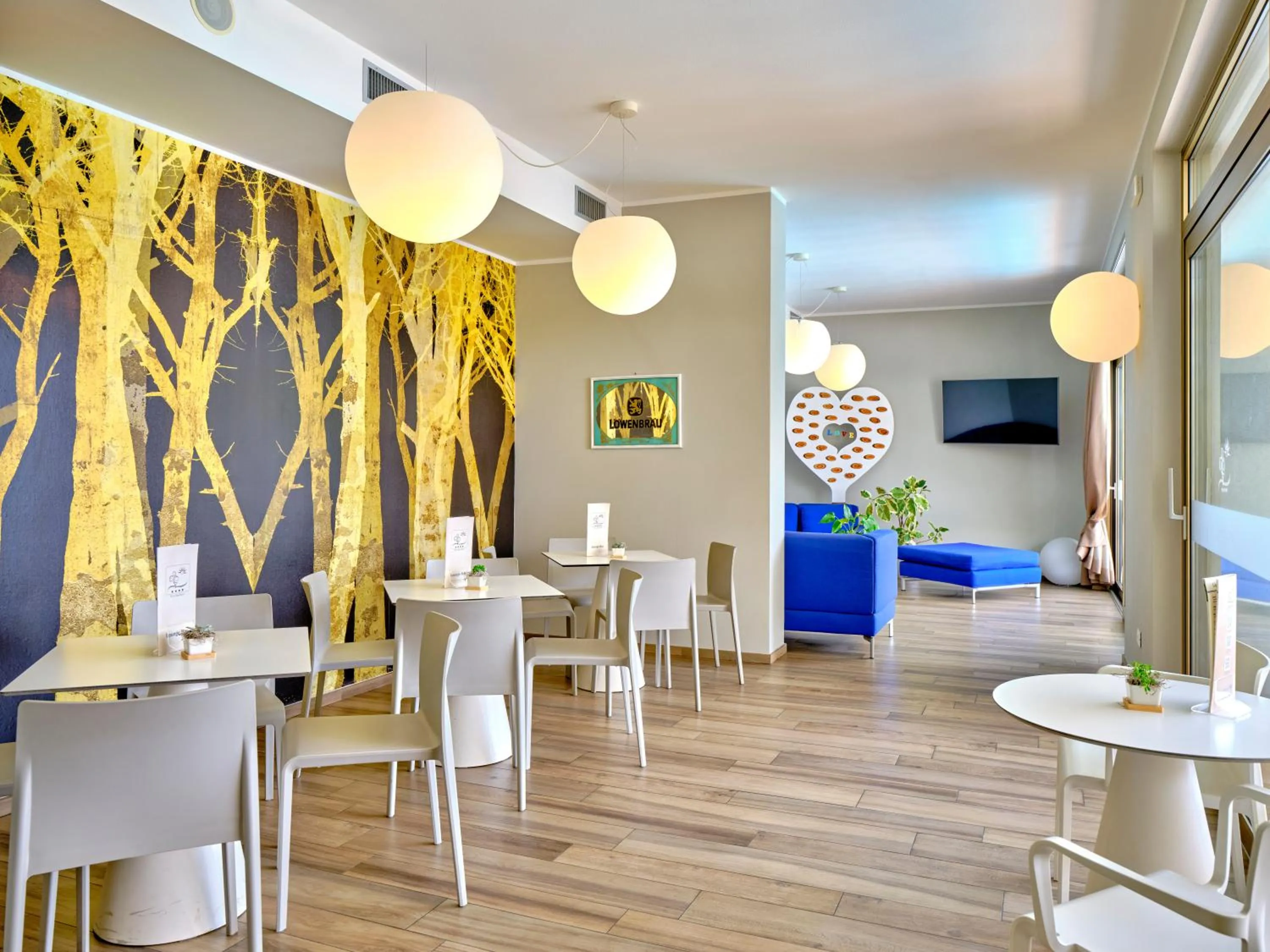 Restaurant/places to eat in Hotel Eden Garda