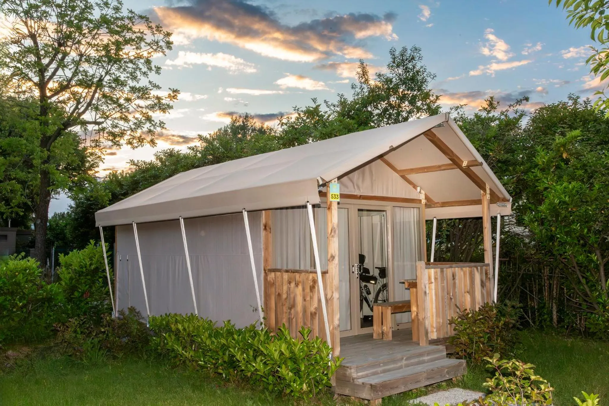 hu Venezia Camping in Town