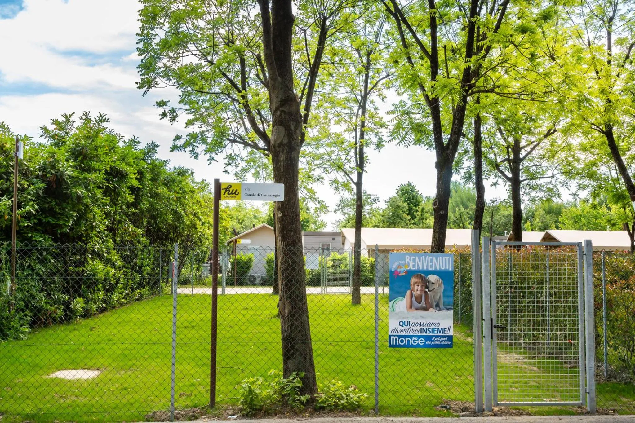 hu Venezia Camping in Town