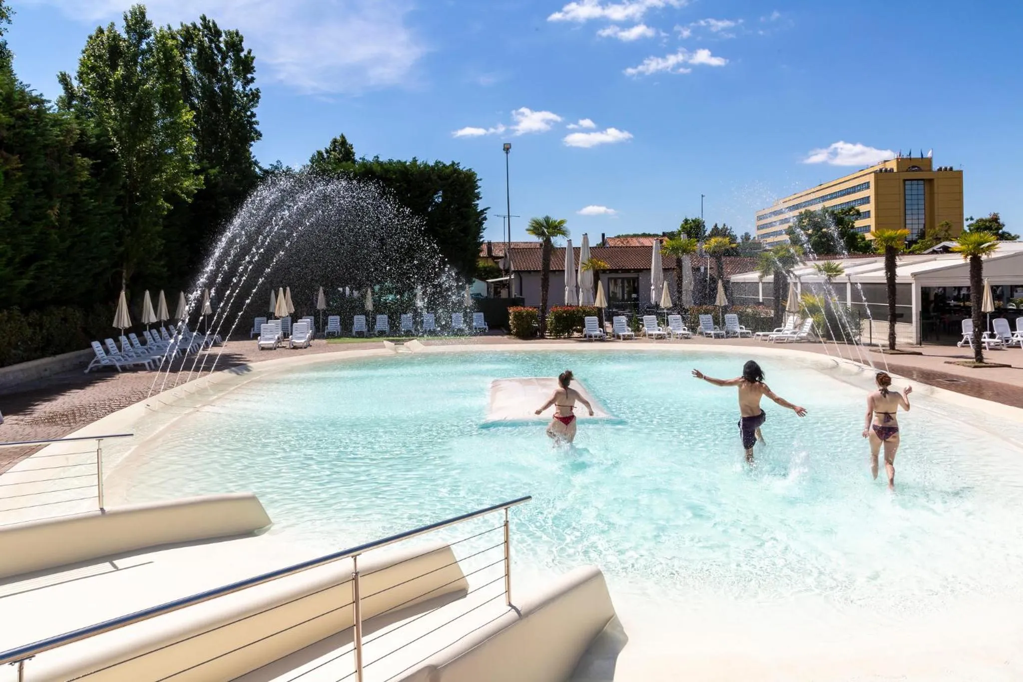 hu Venezia Camping in Town