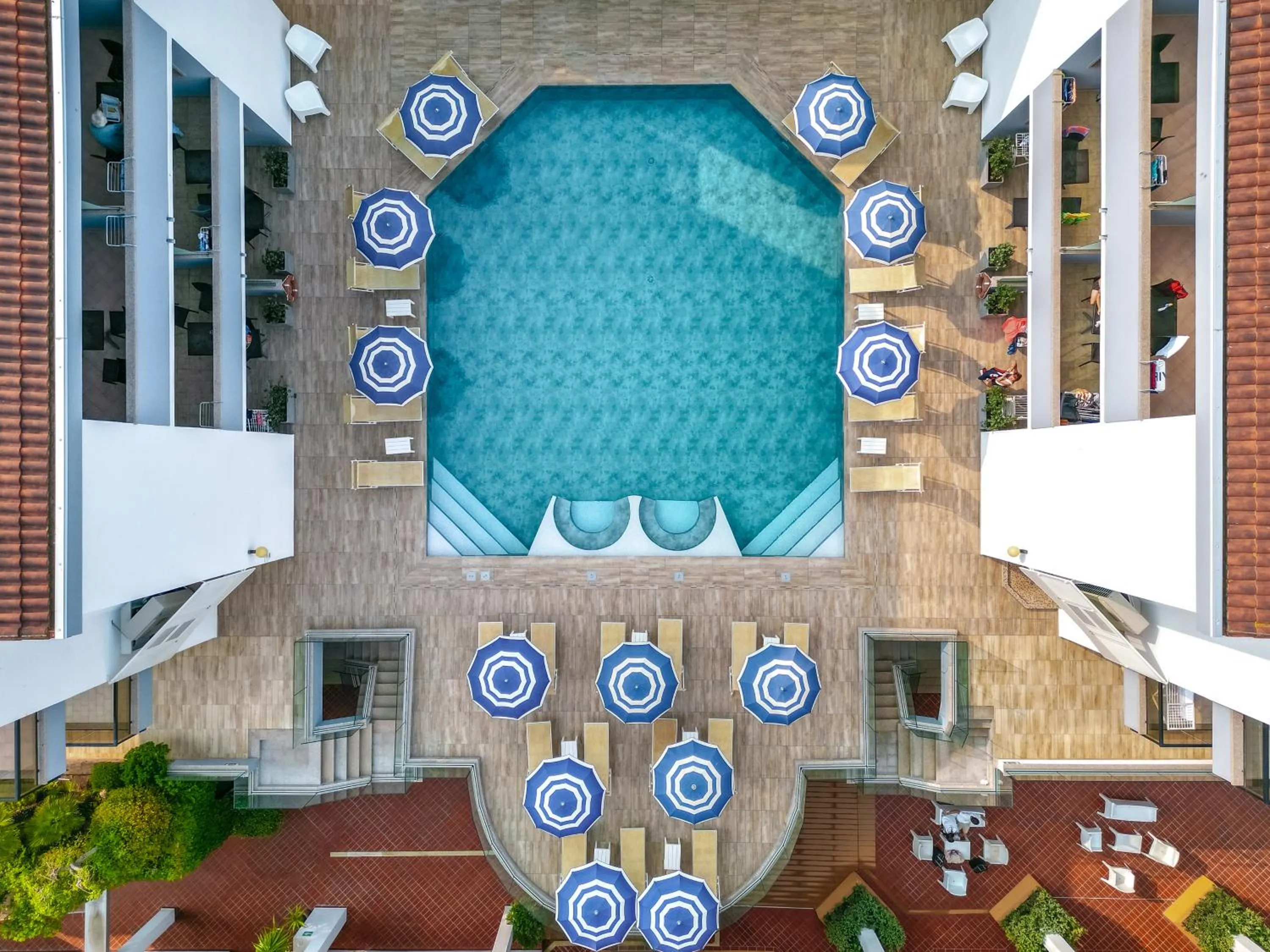 Swimming pool in Residence Picalè