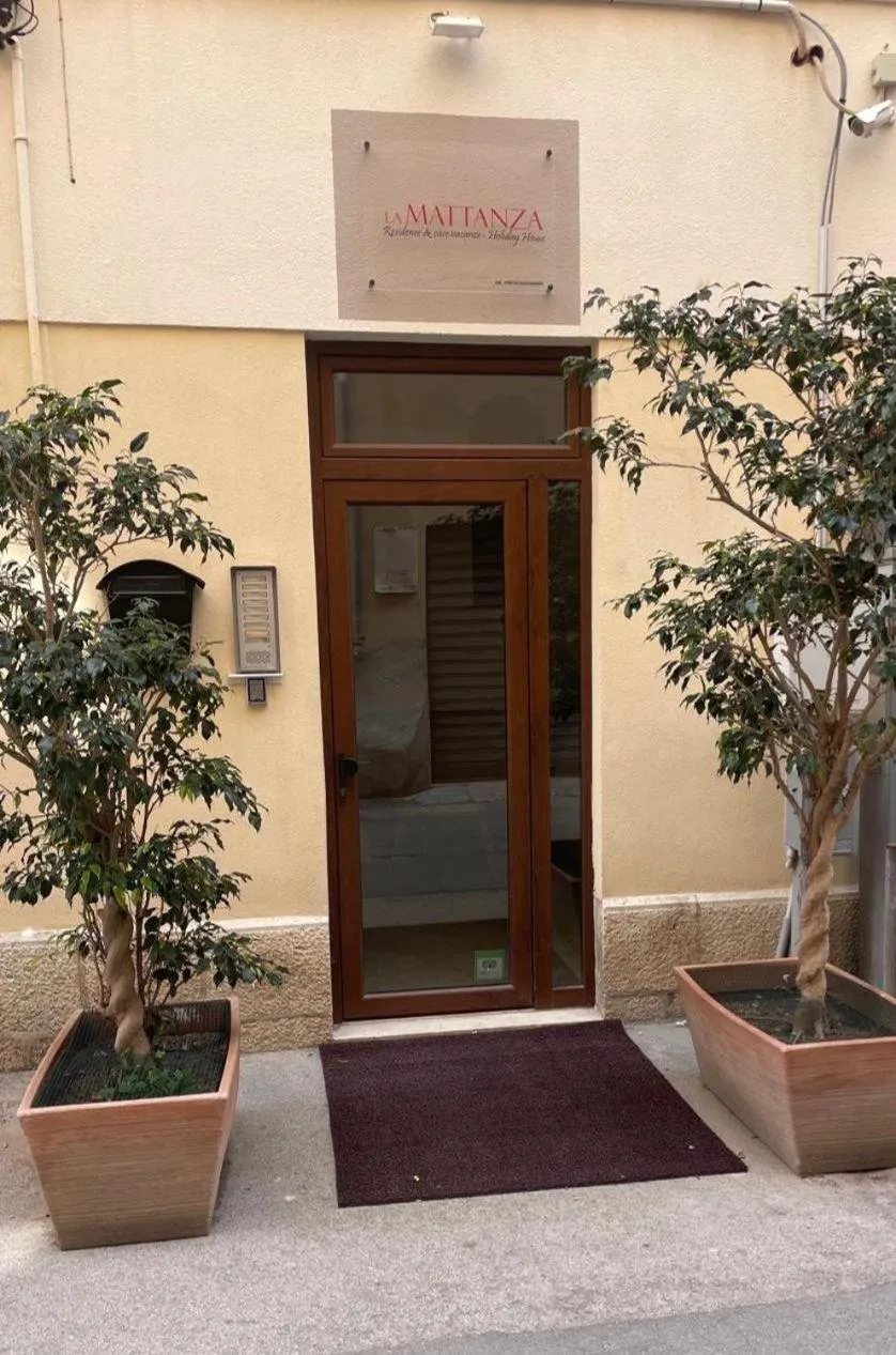 Property building in La Mattanza