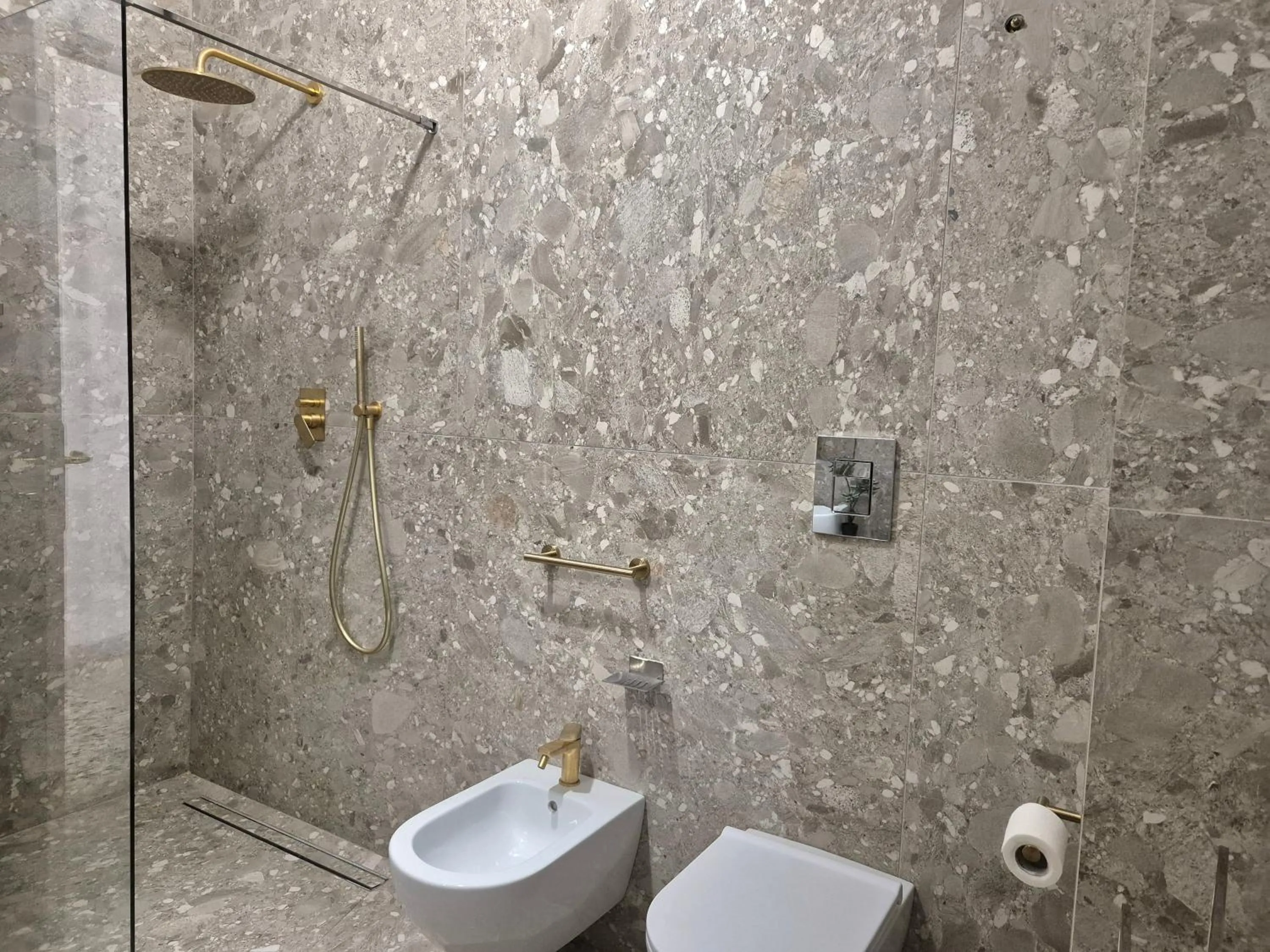 Bathroom in La Mattanza