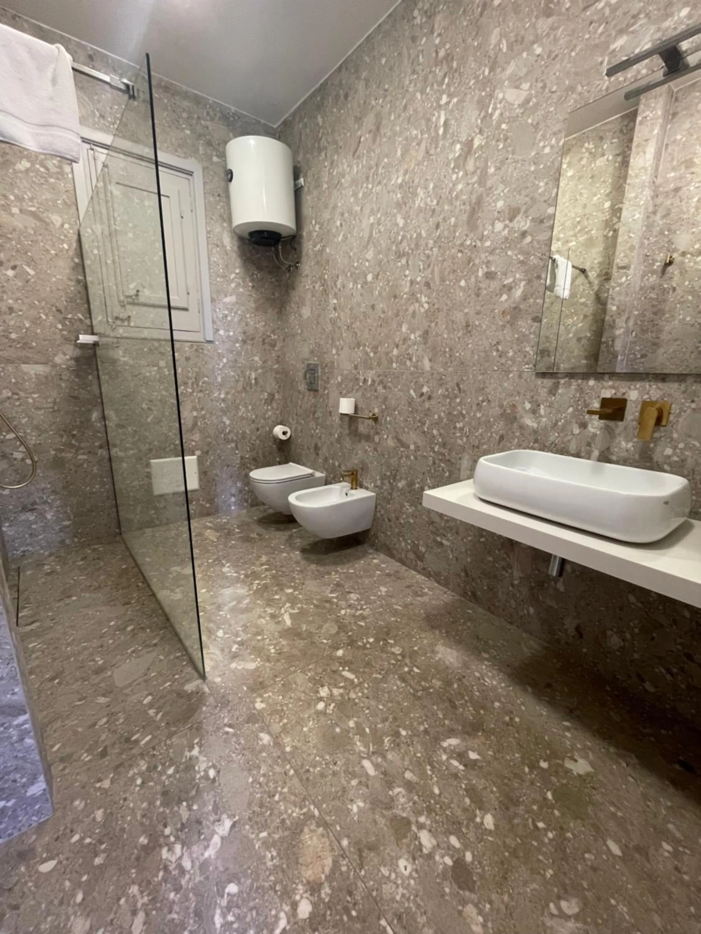 Bathroom in La Mattanza