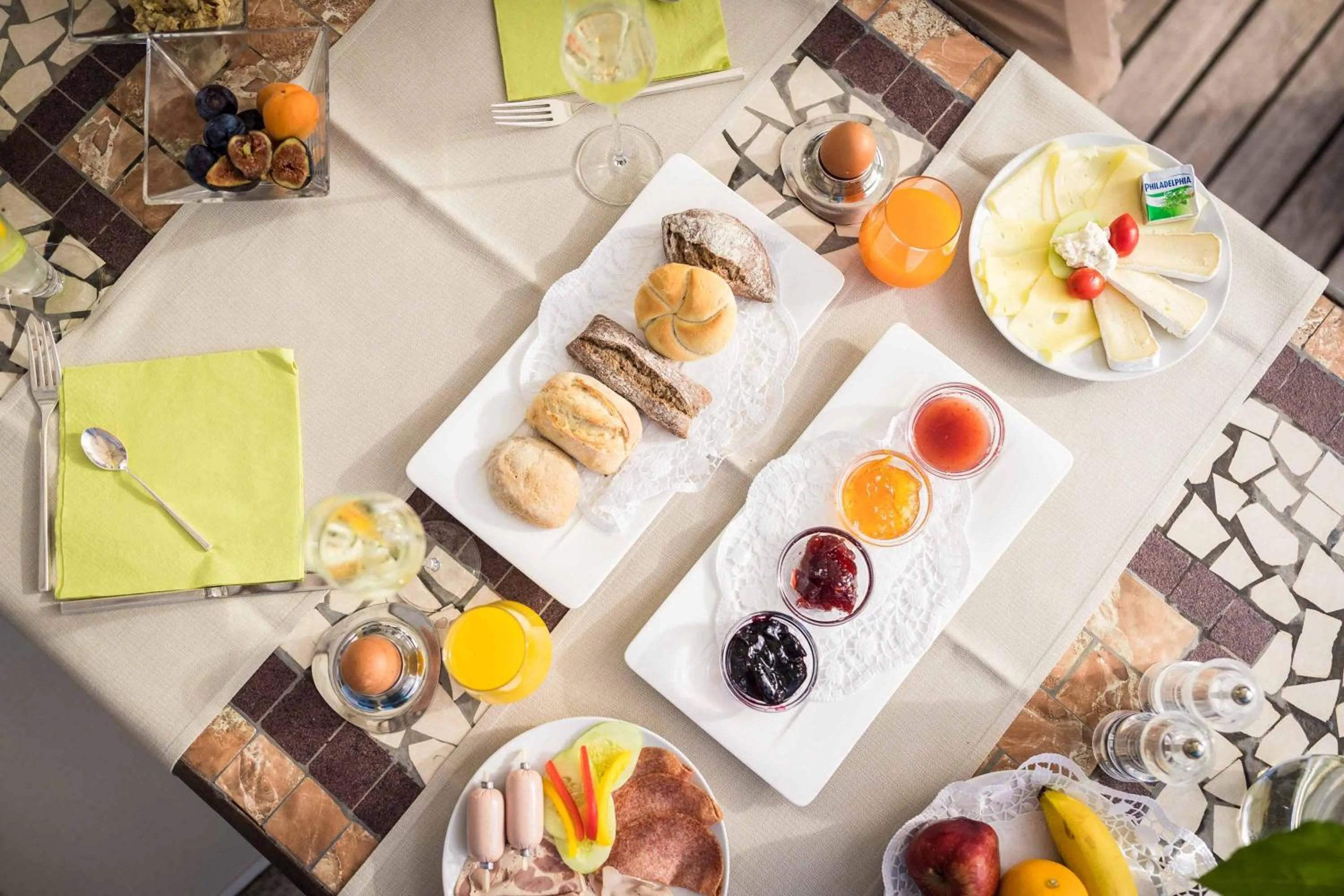 Breakfast in Hotel Weingarten