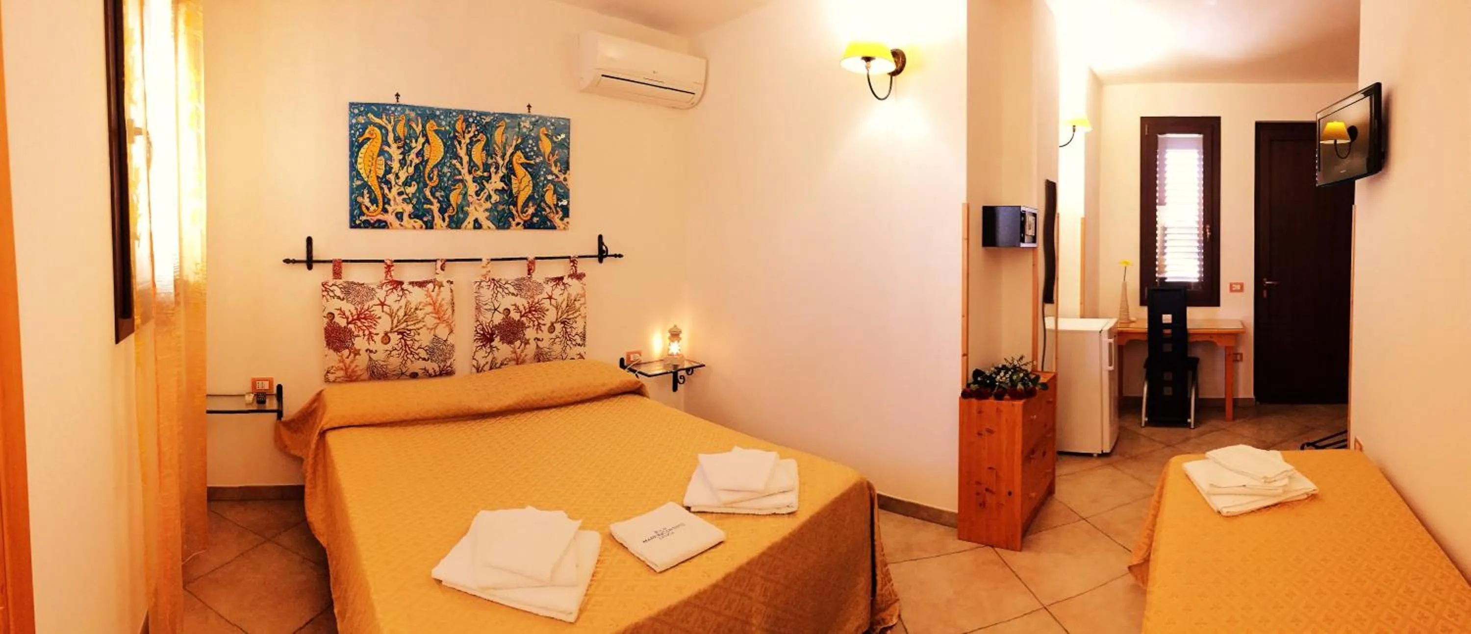 Photo of the whole room, Bed in B&B MareIncantato