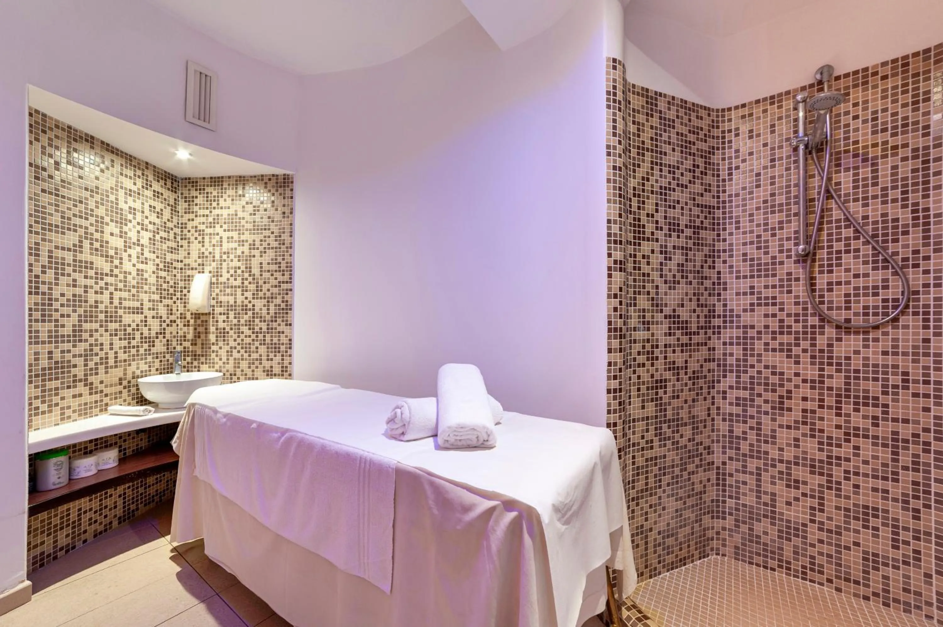 Bed in Hotel Gran Paradiso