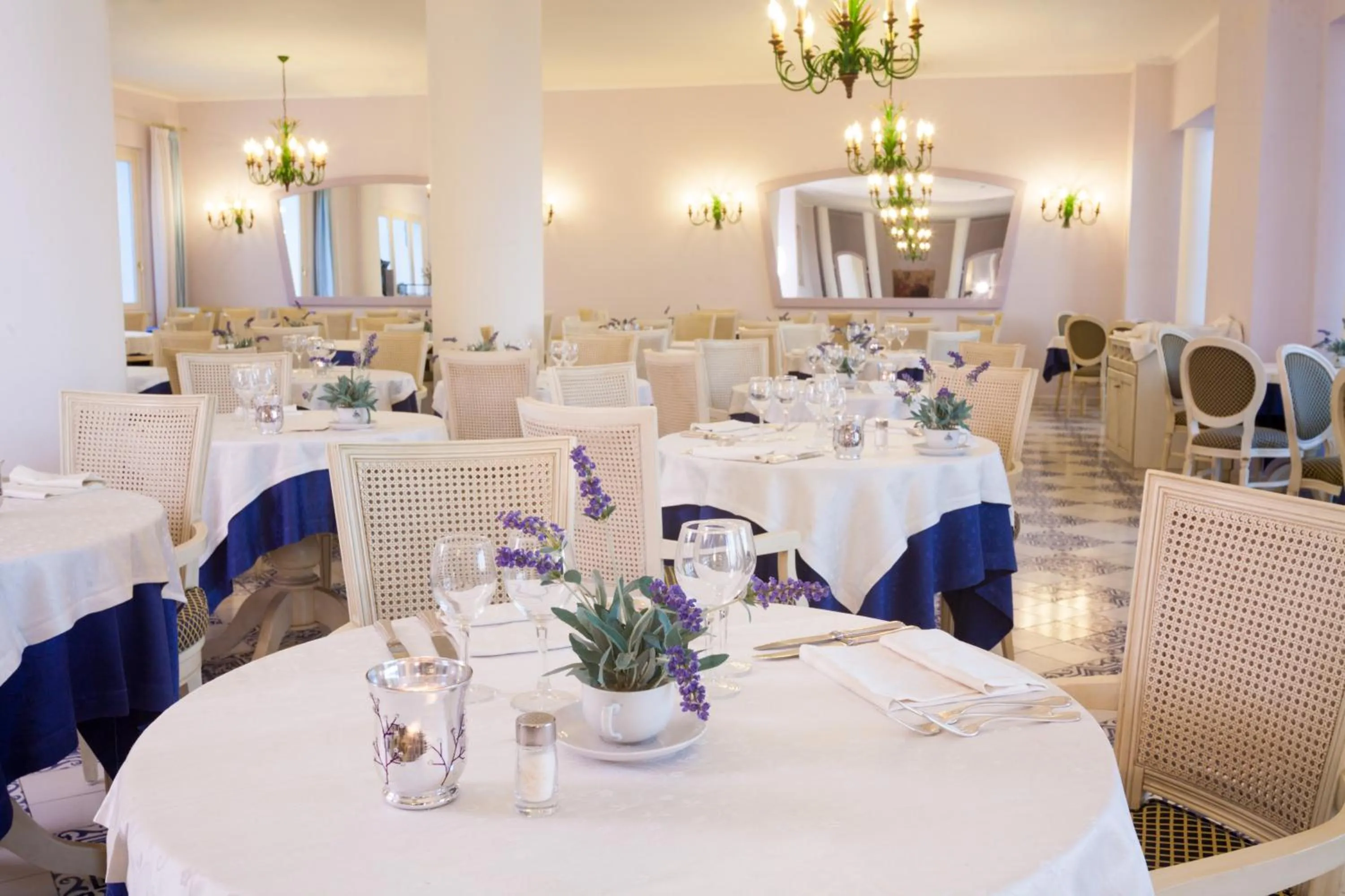 Restaurant/places to eat in Hotel Gran Paradiso