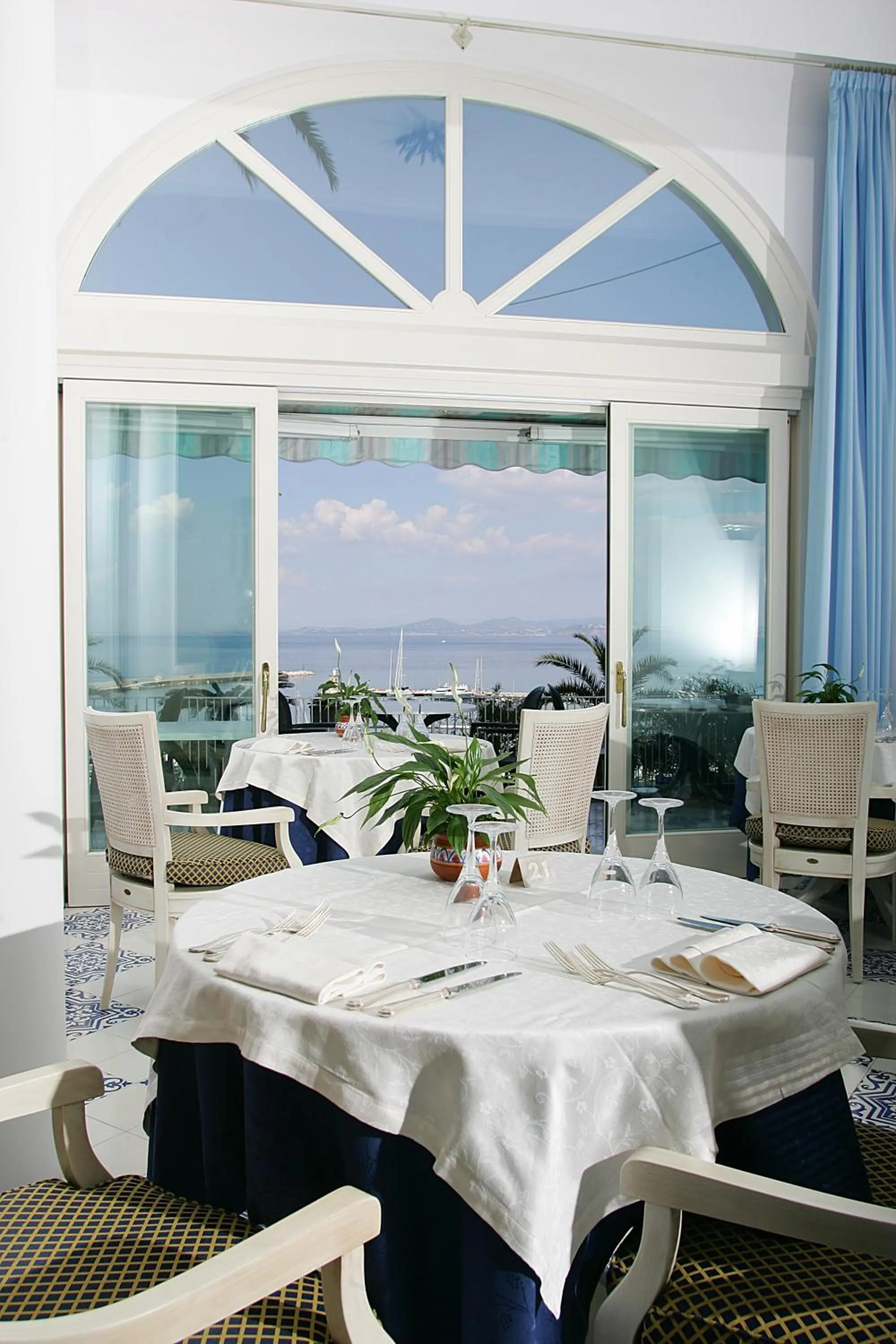 Restaurant/places to eat in Hotel Gran Paradiso