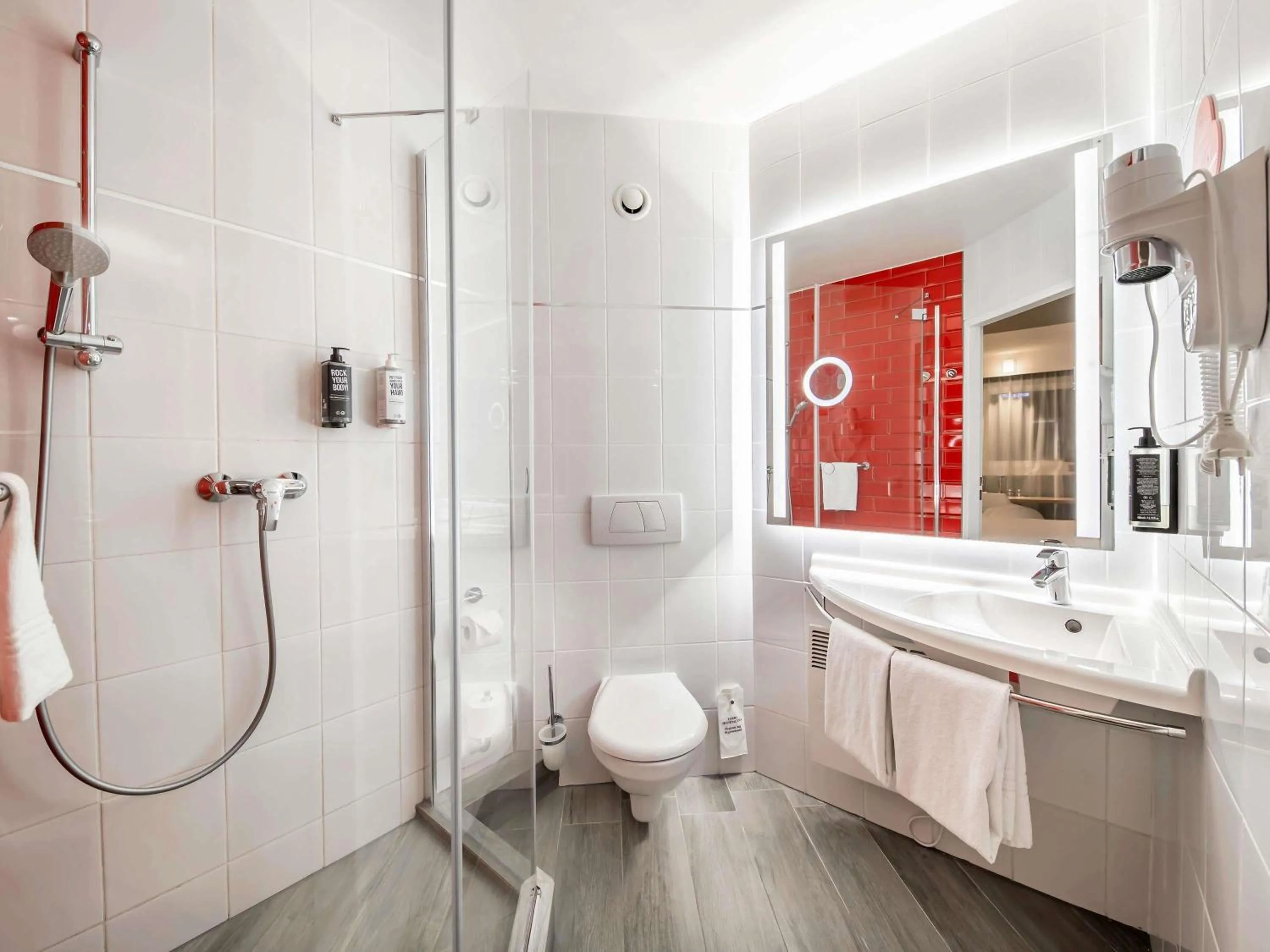 Bedroom in ibis Warszawa Centrum