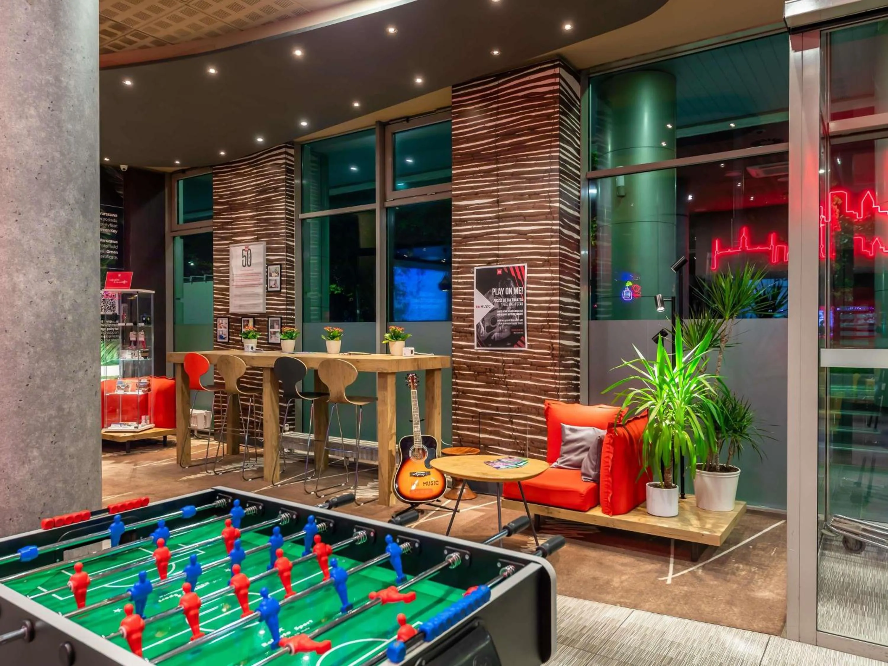 Seating area in ibis Warszawa Centrum