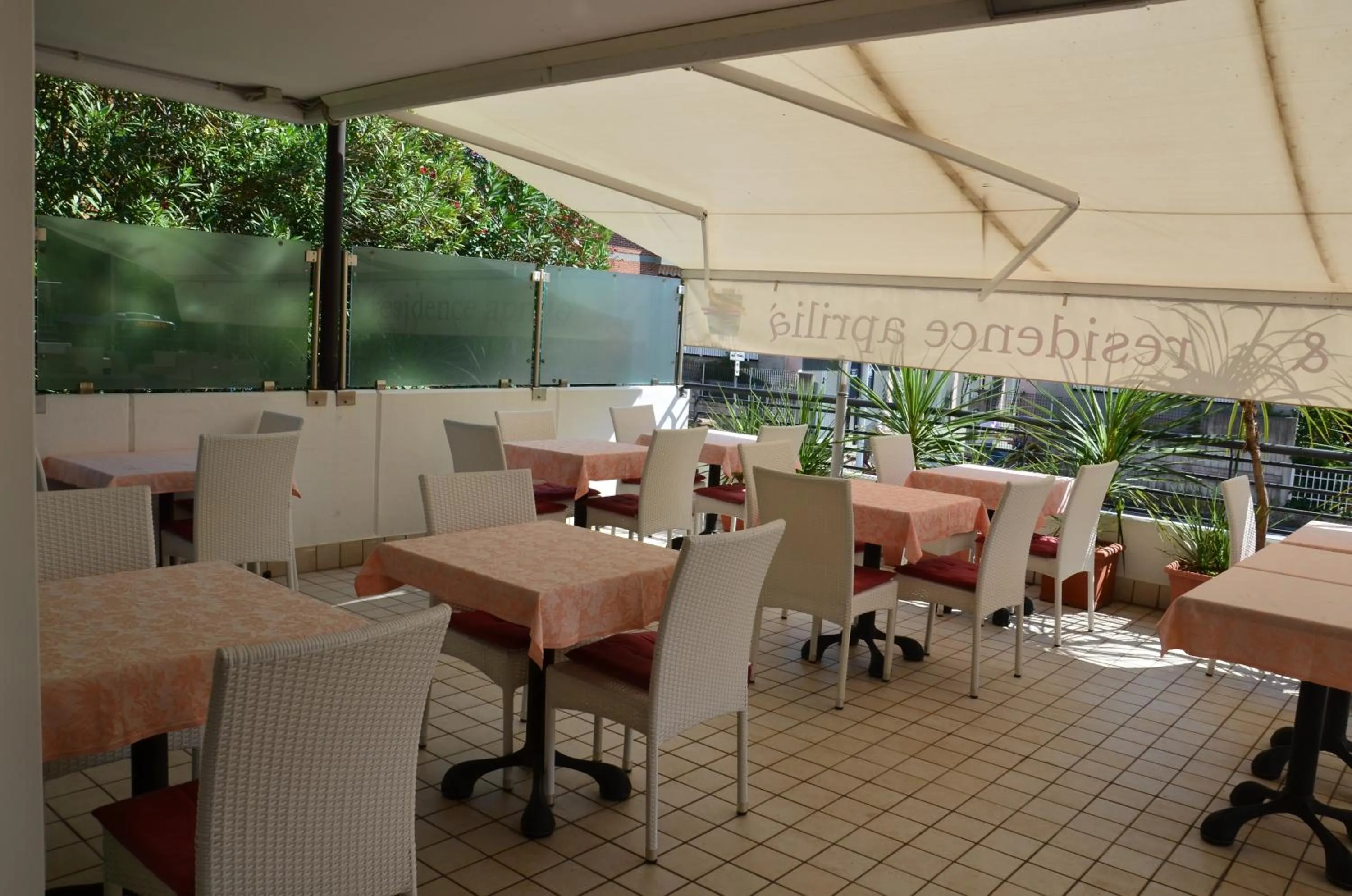 Restaurant/places to eat in Hotel Residence Sanremo