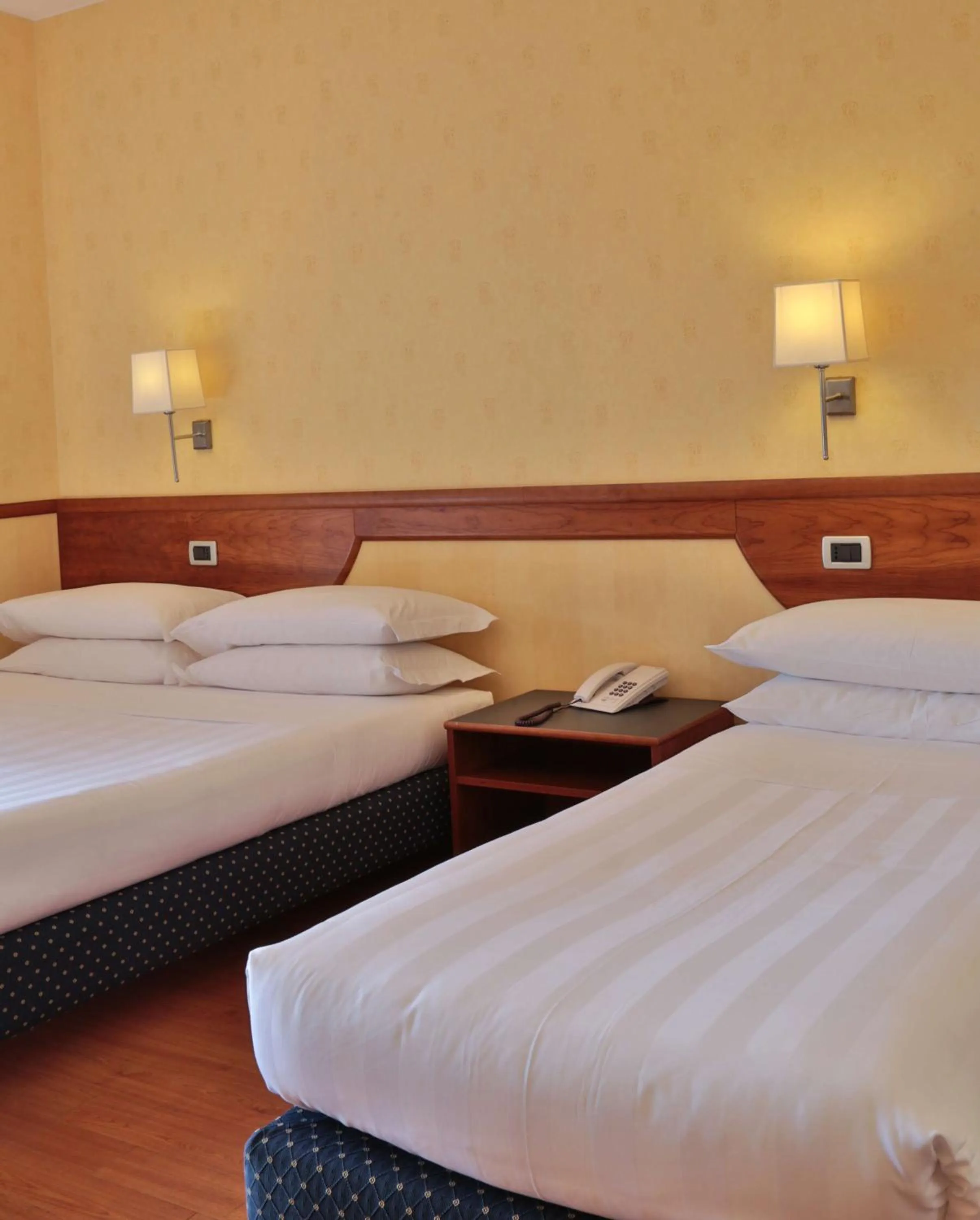 Shower, Bed in Best Western Hotel I Colli