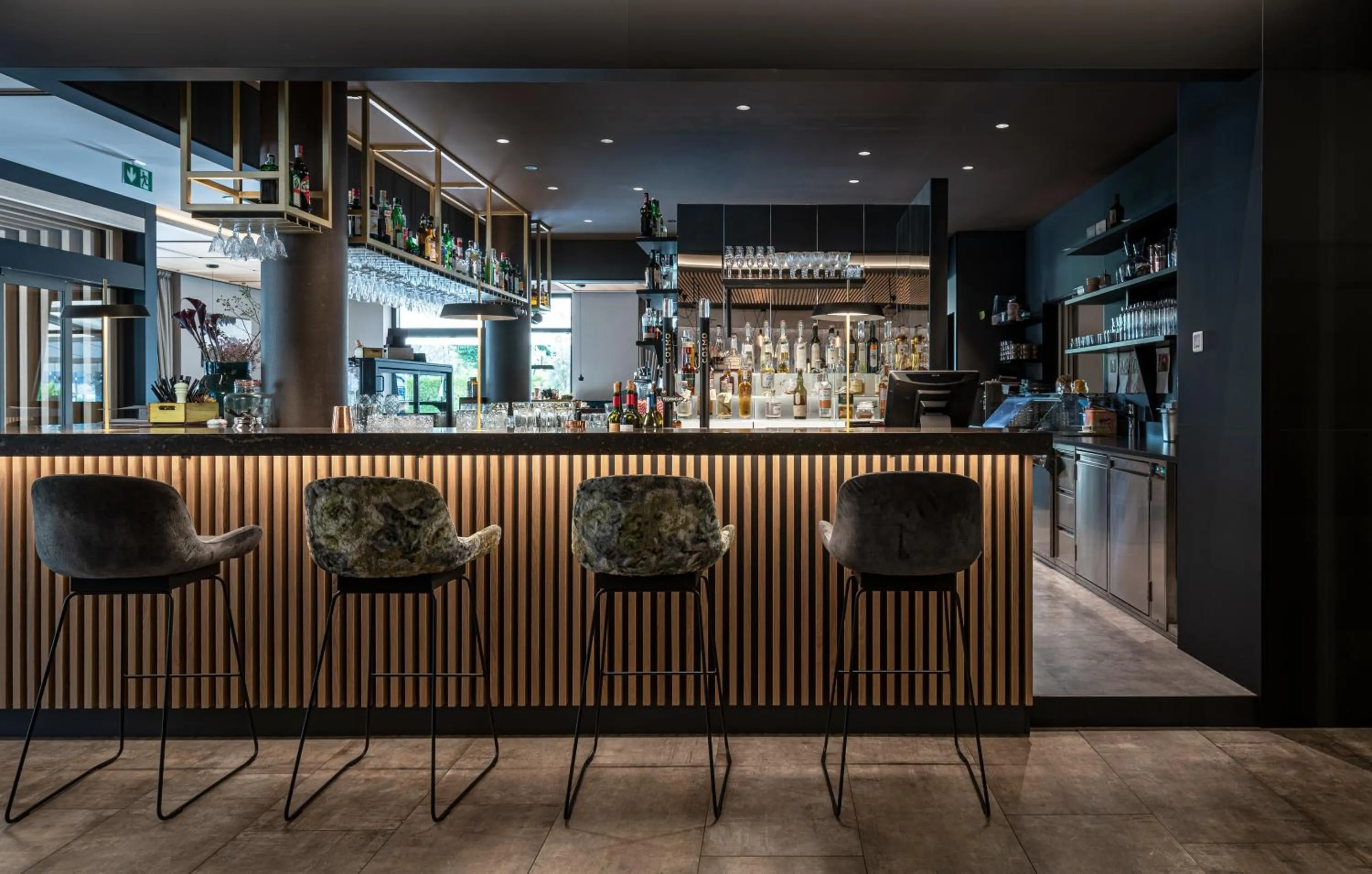 Lounge or bar in HOTEL POST alpine cityflair