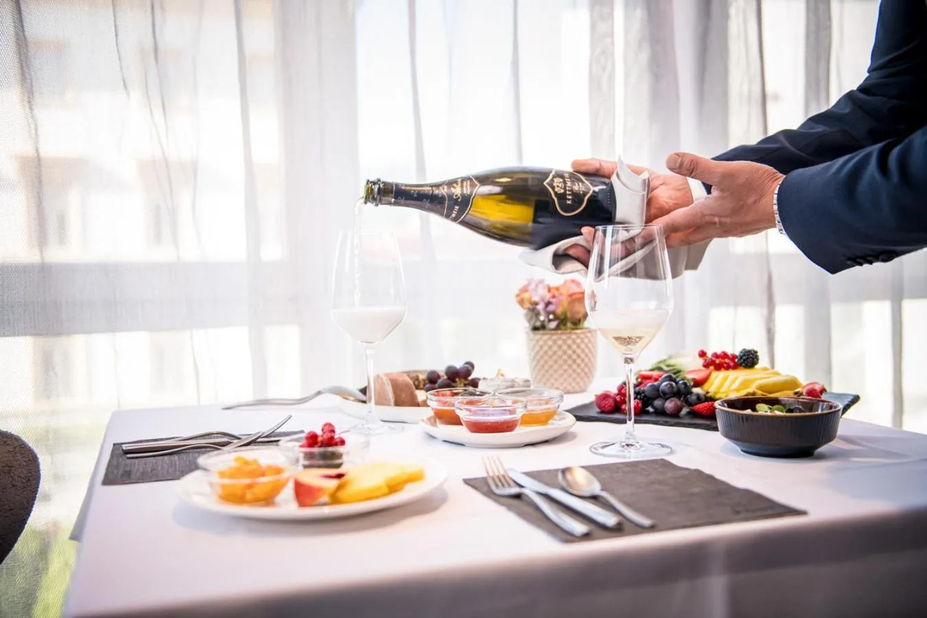 Breakfast in HOTEL POST alpine cityflair