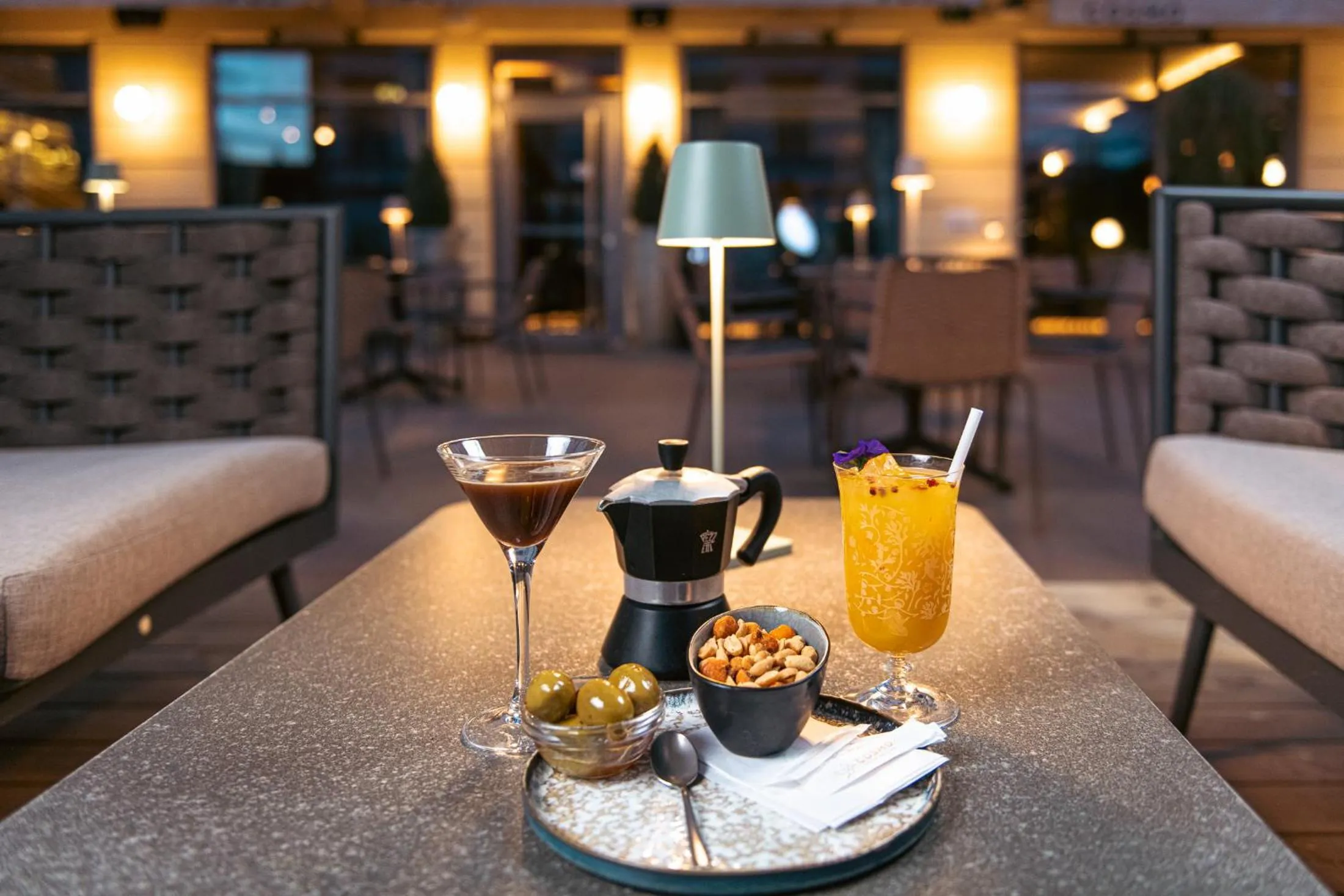 Lounge or bar in HOTEL POST alpine cityflair