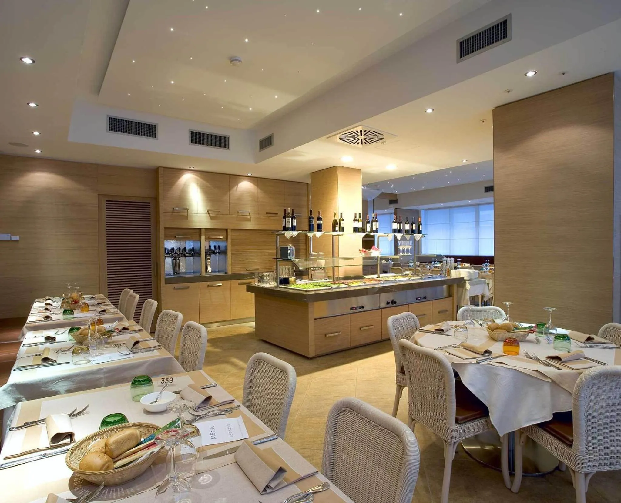 Restaurant/places to eat in Hotel Katja