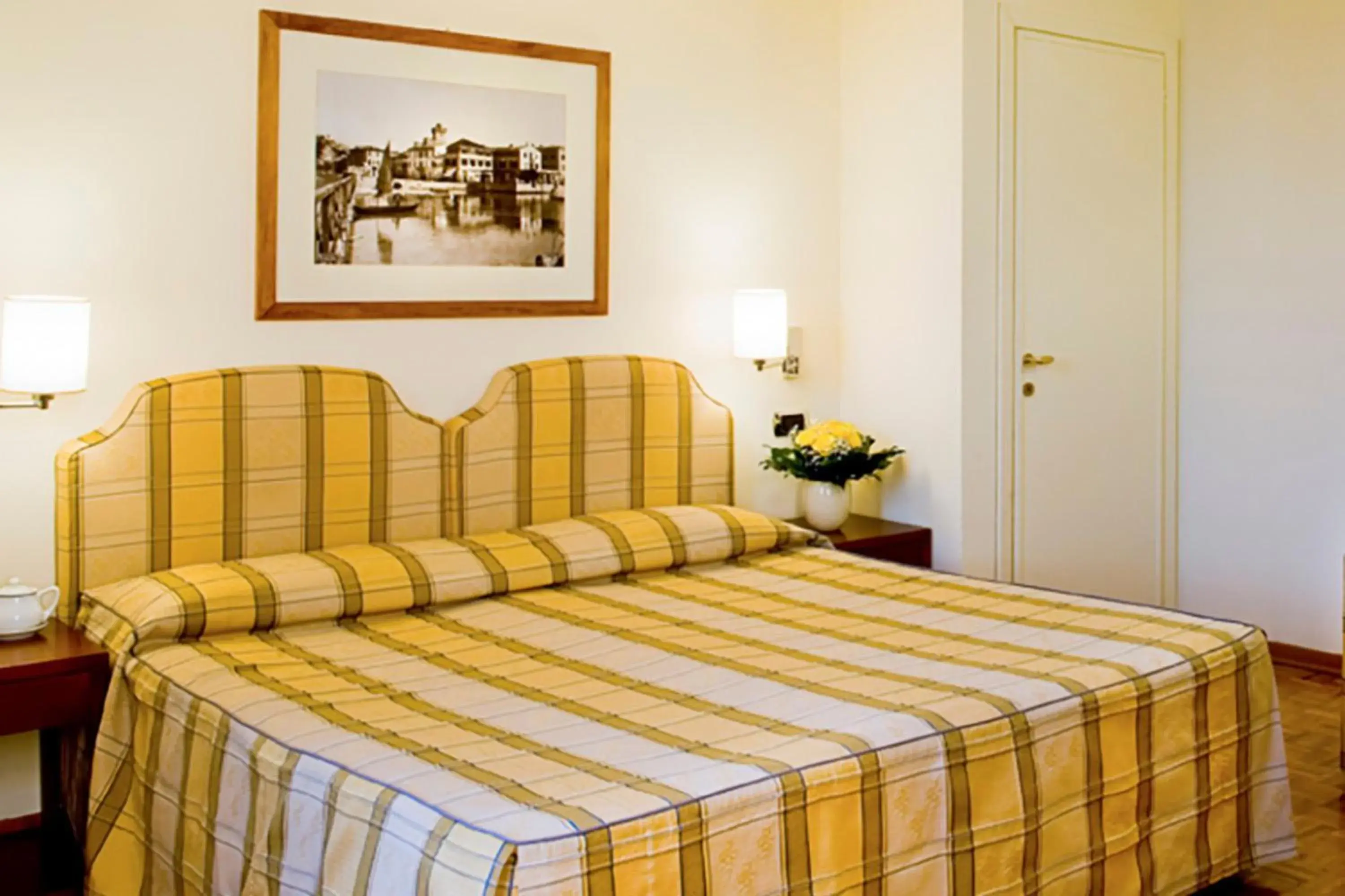 Economy Double Room with Spa Access - single occupancy in Hotel Sirmione Terme Economy Double Room with Spa Access - single occupancy in Hotel Sirmione Terme
