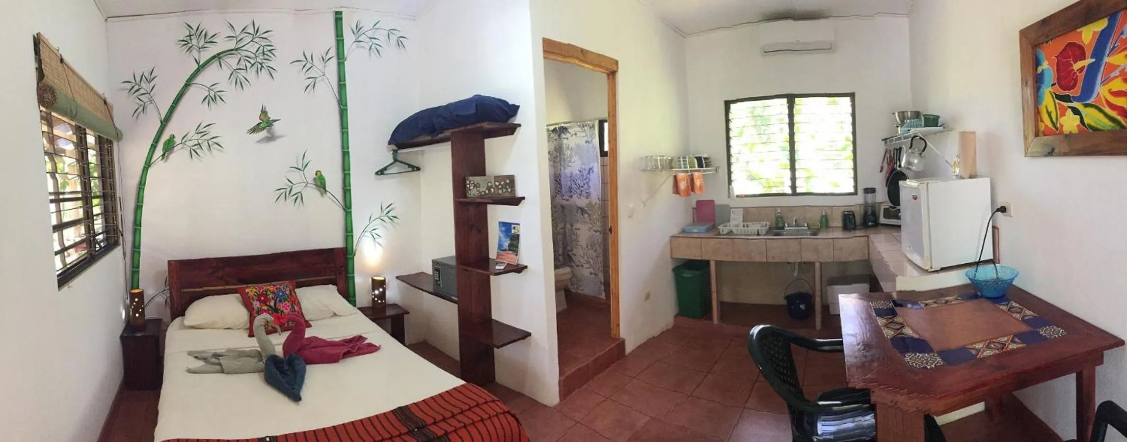 Coffee/tea facilities, Bed in Hotel Tropical Sands Dominical