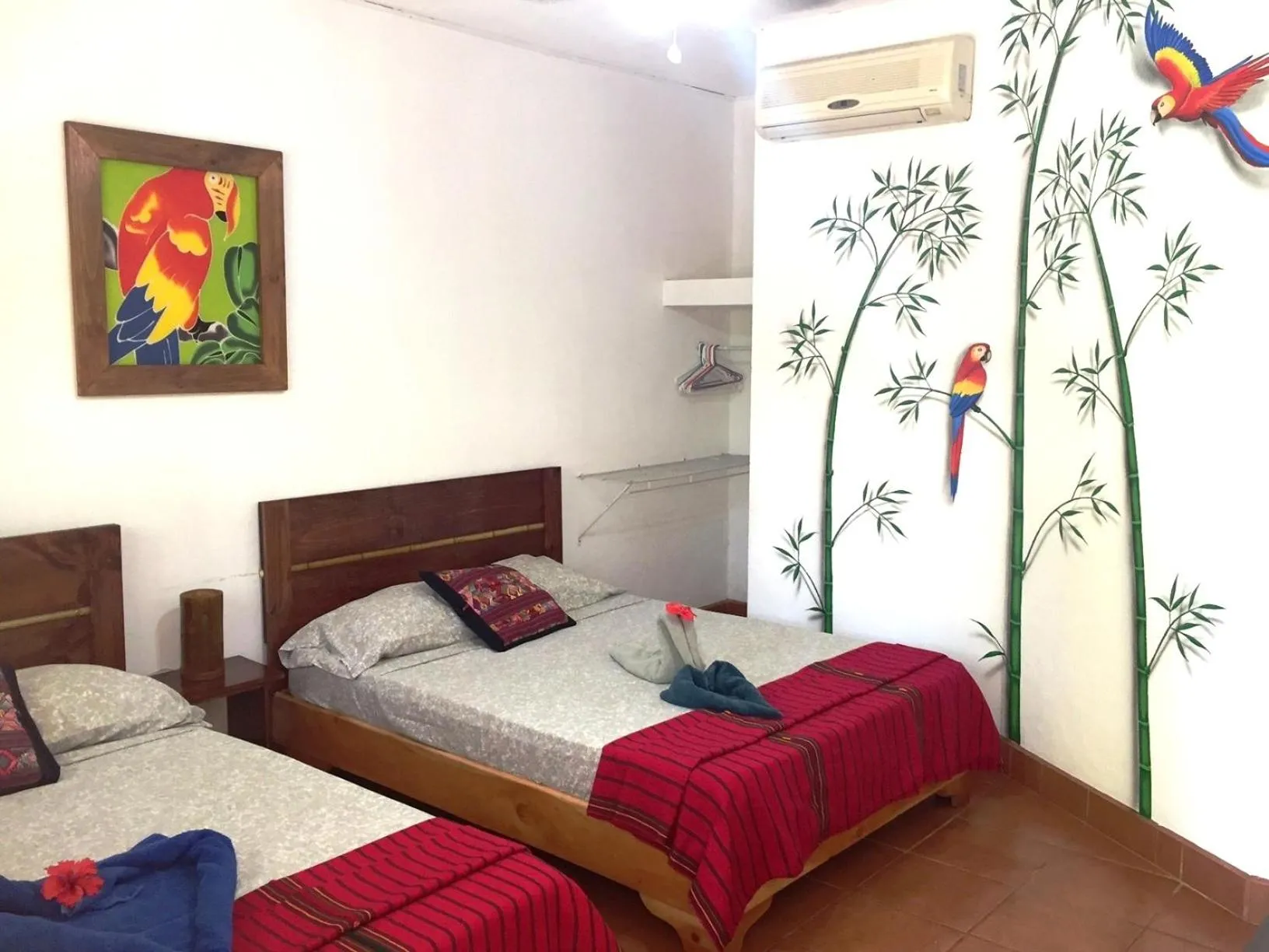 Decorative detail, Bed in Hotel Tropical Sands Dominical