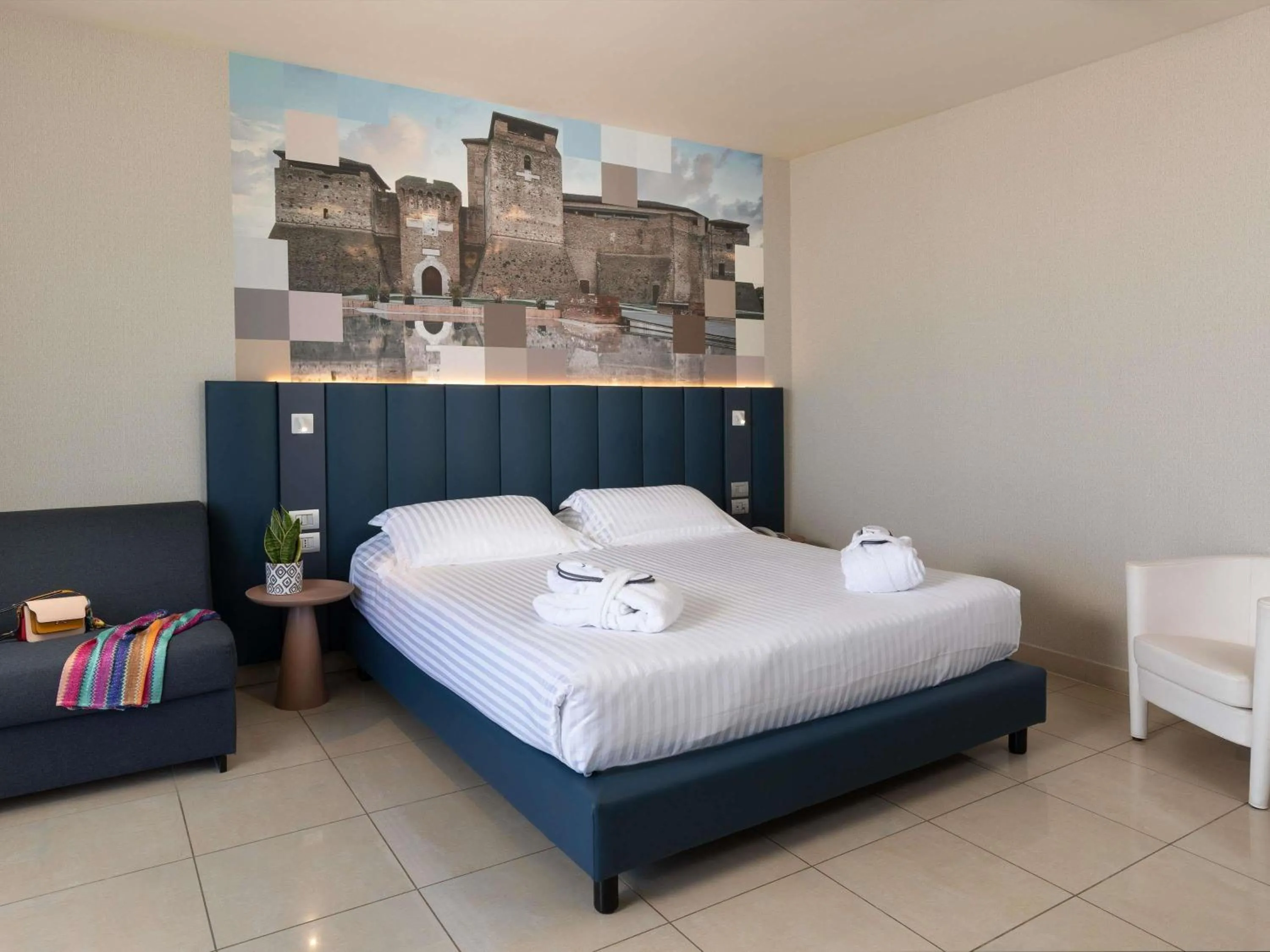 Bedroom, Bed in Mercure Hotel Rimini Artis