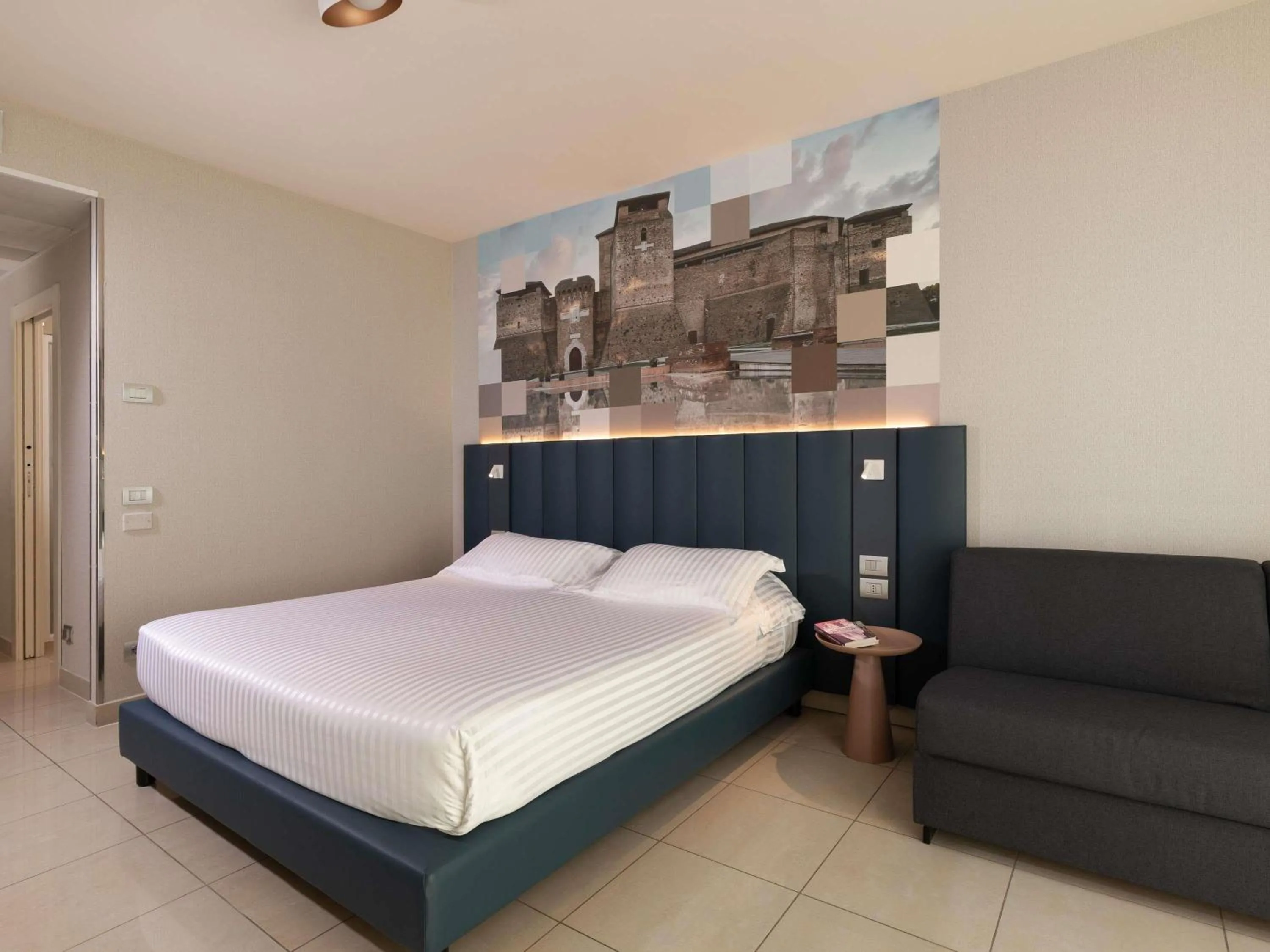 Bedroom, Bed in Mercure Hotel Rimini Artis