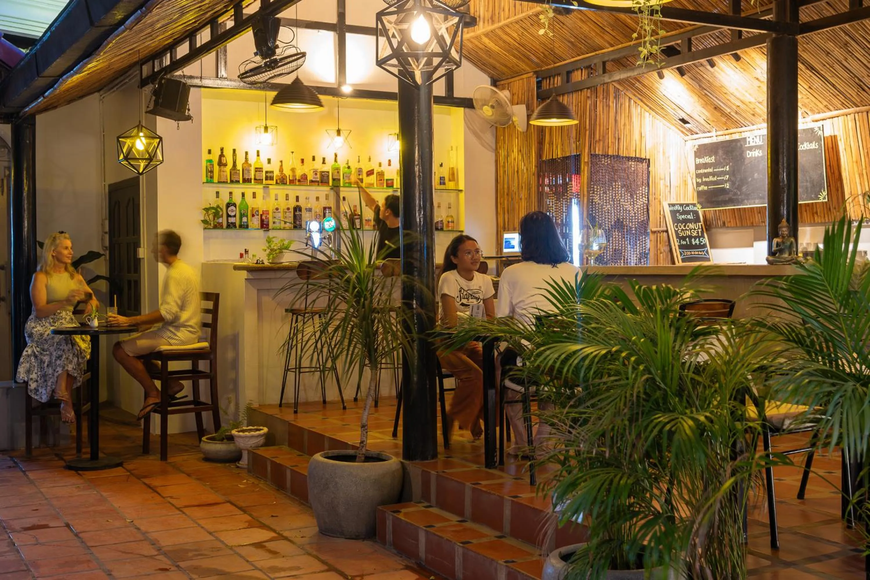 Restaurant/places to eat in Villa D Riverside Boutique Hotel