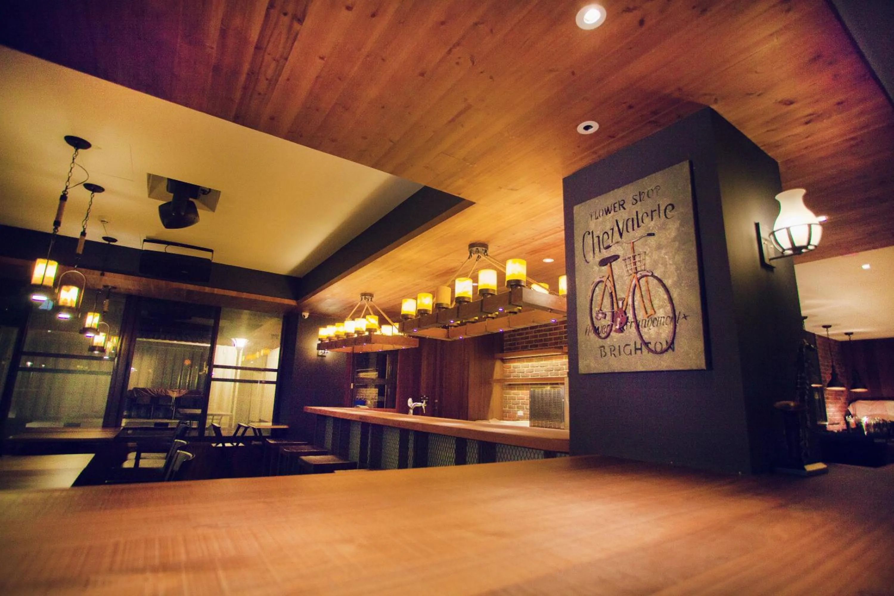 Restaurant/places to eat in Inn by the Village