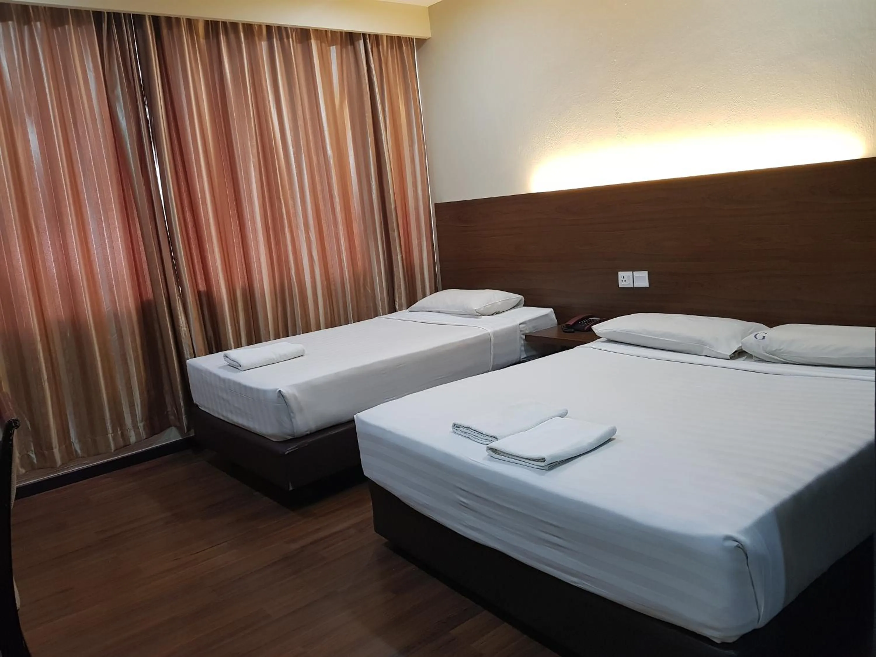 Bedroom, Bed in Garden Inn, Penang