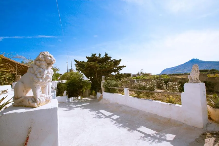 Facade/entrance in L'Oasi Villaggio Albergo