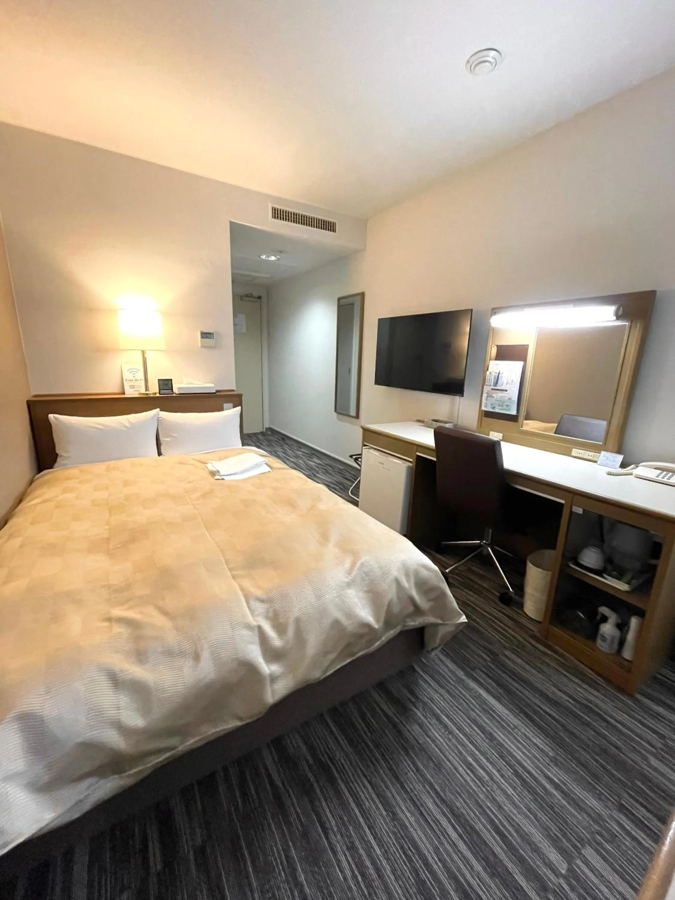 Photo of the whole room, Bed in Hotel Yassa