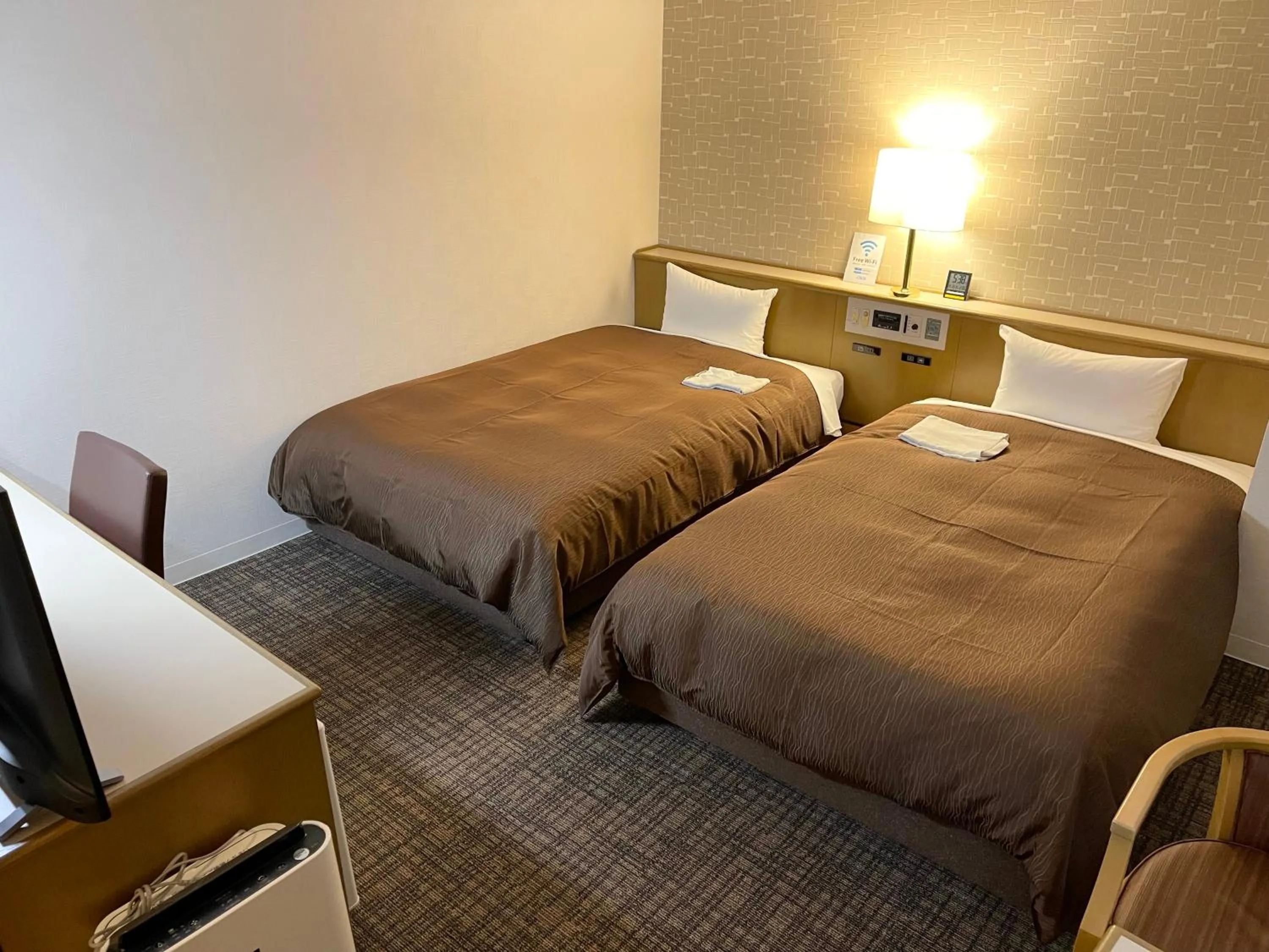 Photo of the whole room, Bed in Hotel Yassa