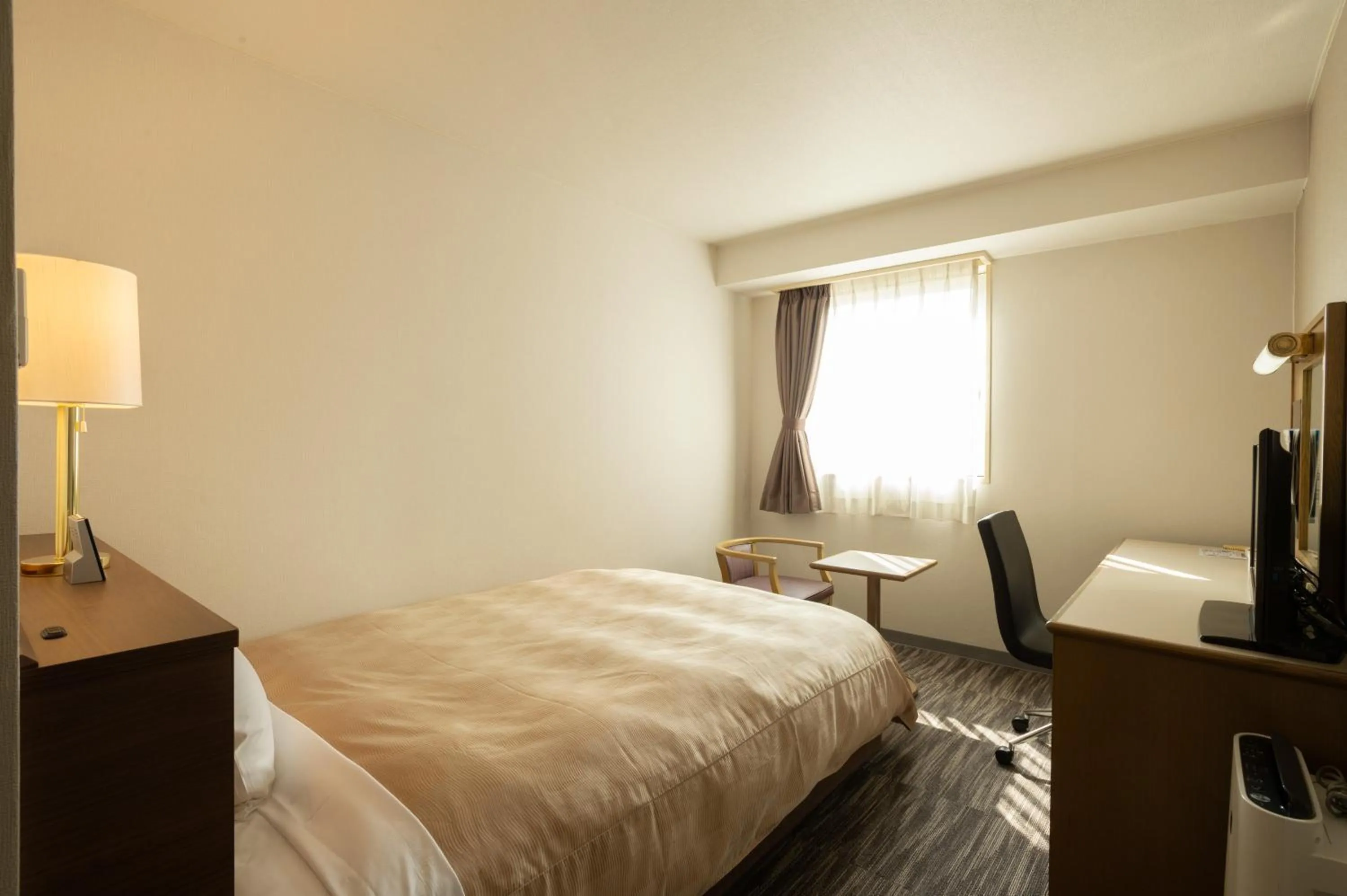 Photo of the whole room, Bed in Hotel Yassa