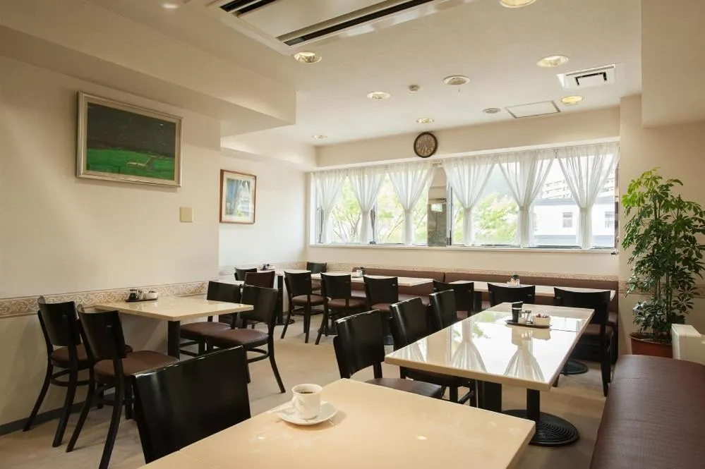 Restaurant/places to eat in Hotel Yassa