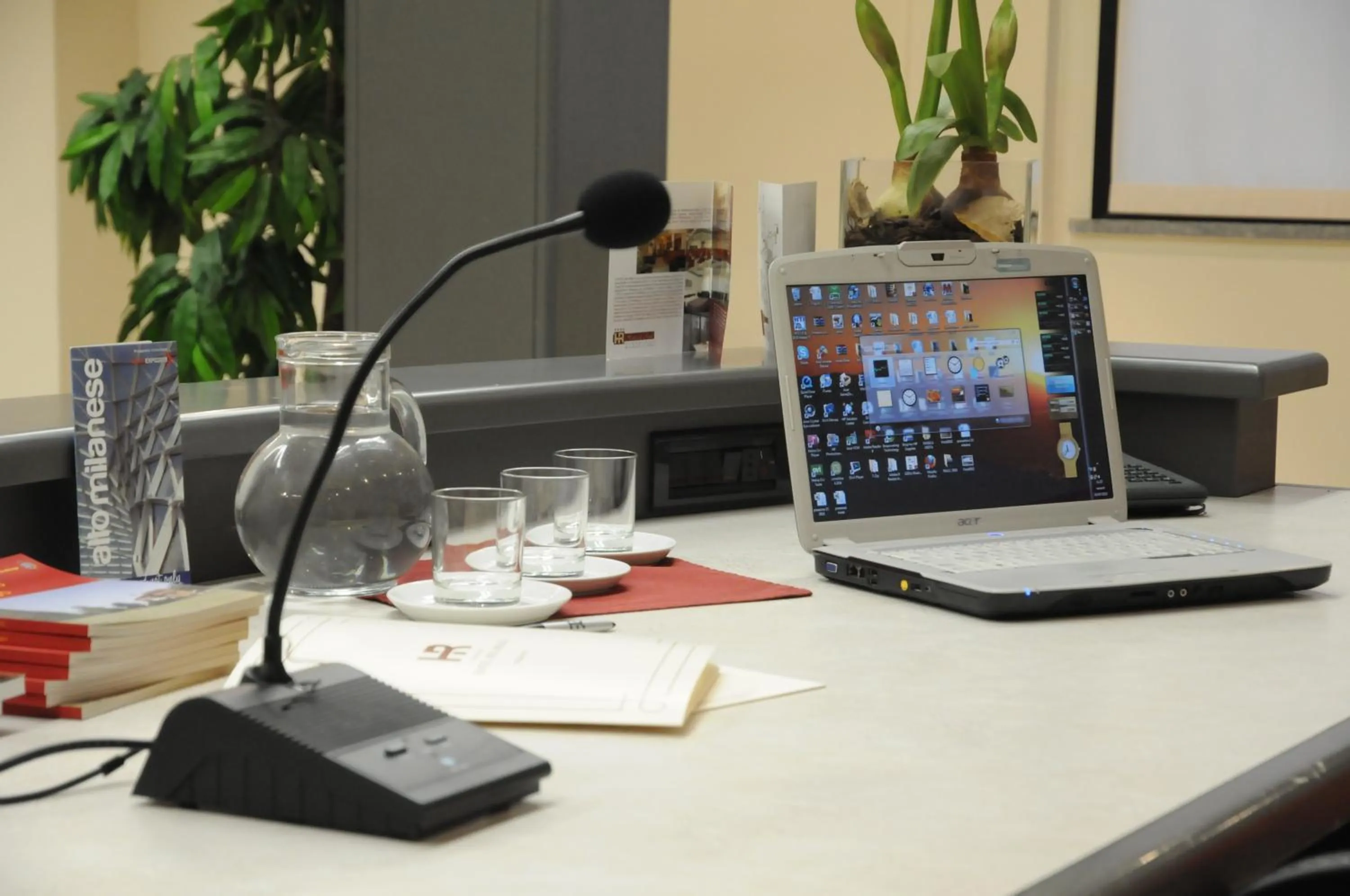 Business facilities in Hotel Del Riale