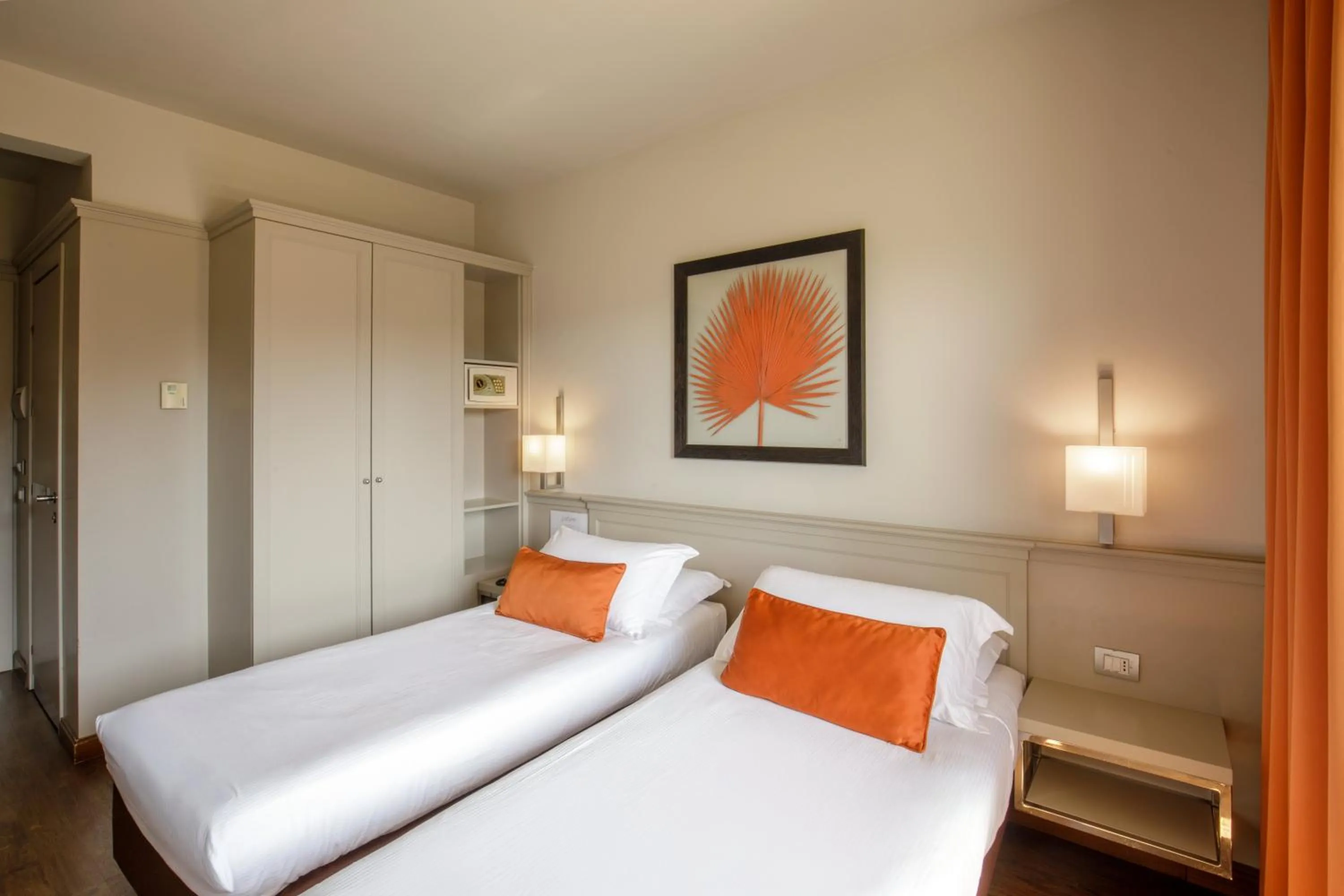 TV and multimedia, Bed in Grand Hotel Fleming by OMNIA hotels