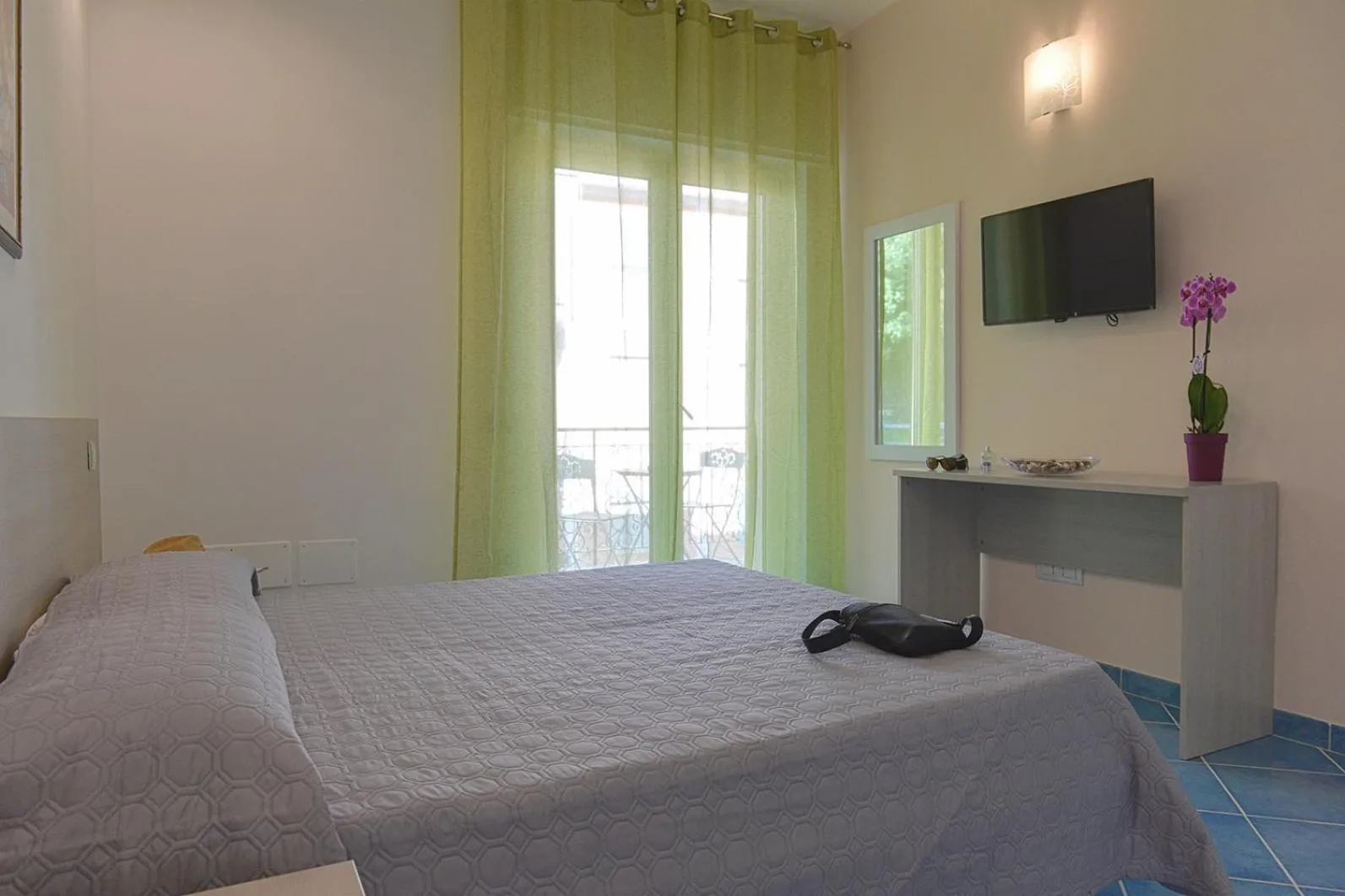 Photo of the whole room, Bed in Acquamarine Maiori Amalfi Coast