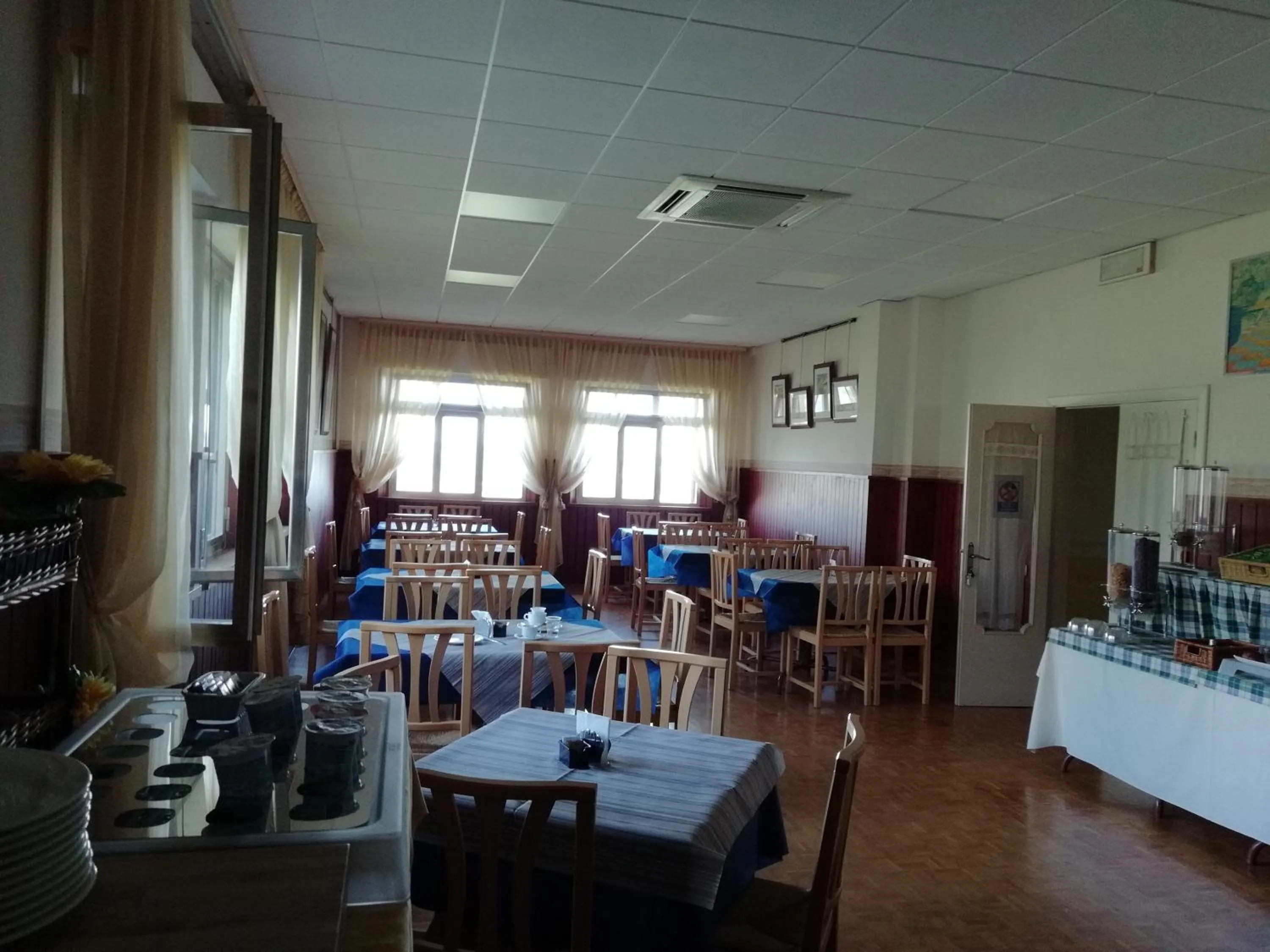 Buffet breakfast in Hotel La Fonte