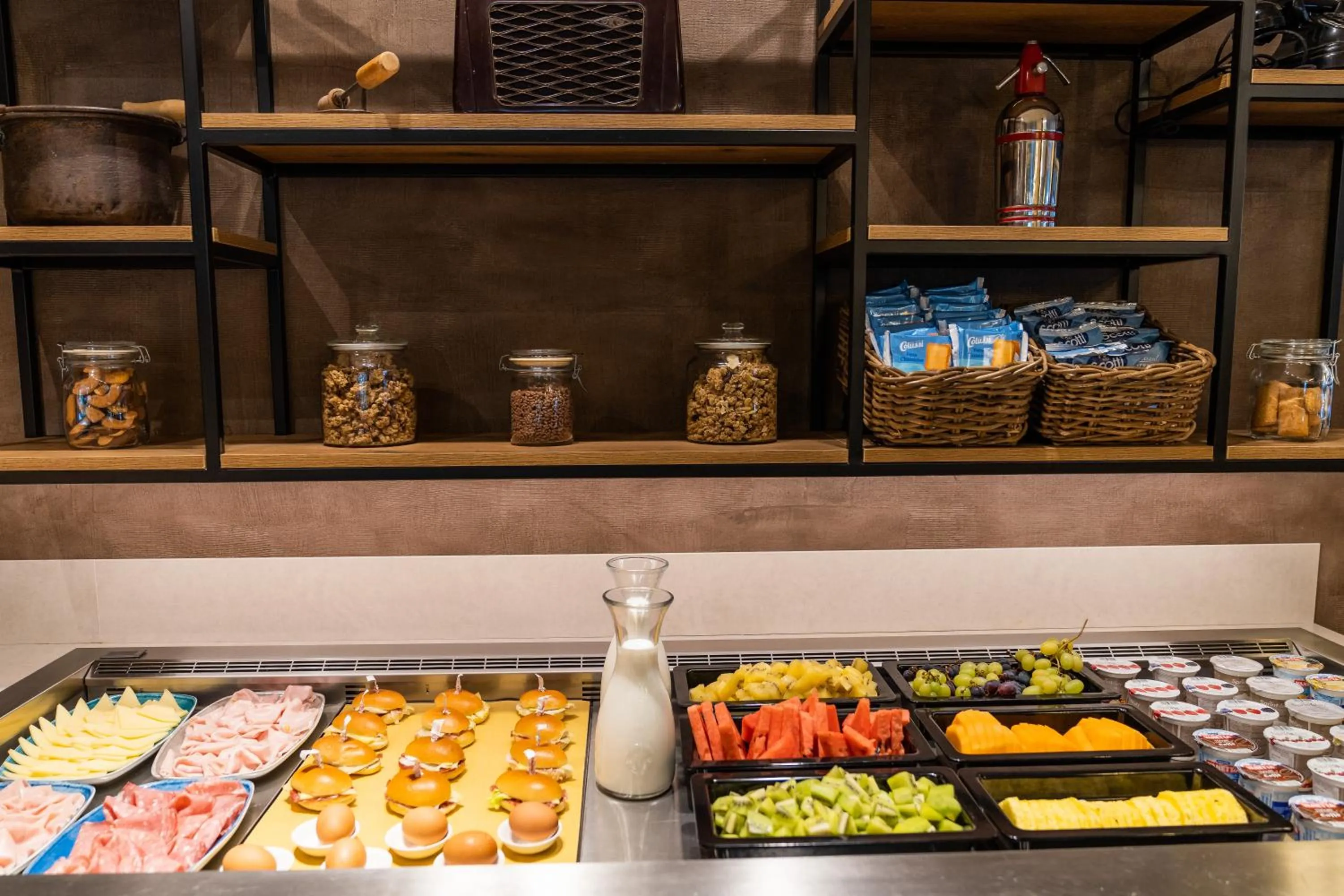 Breakfast in Hotel Columbia