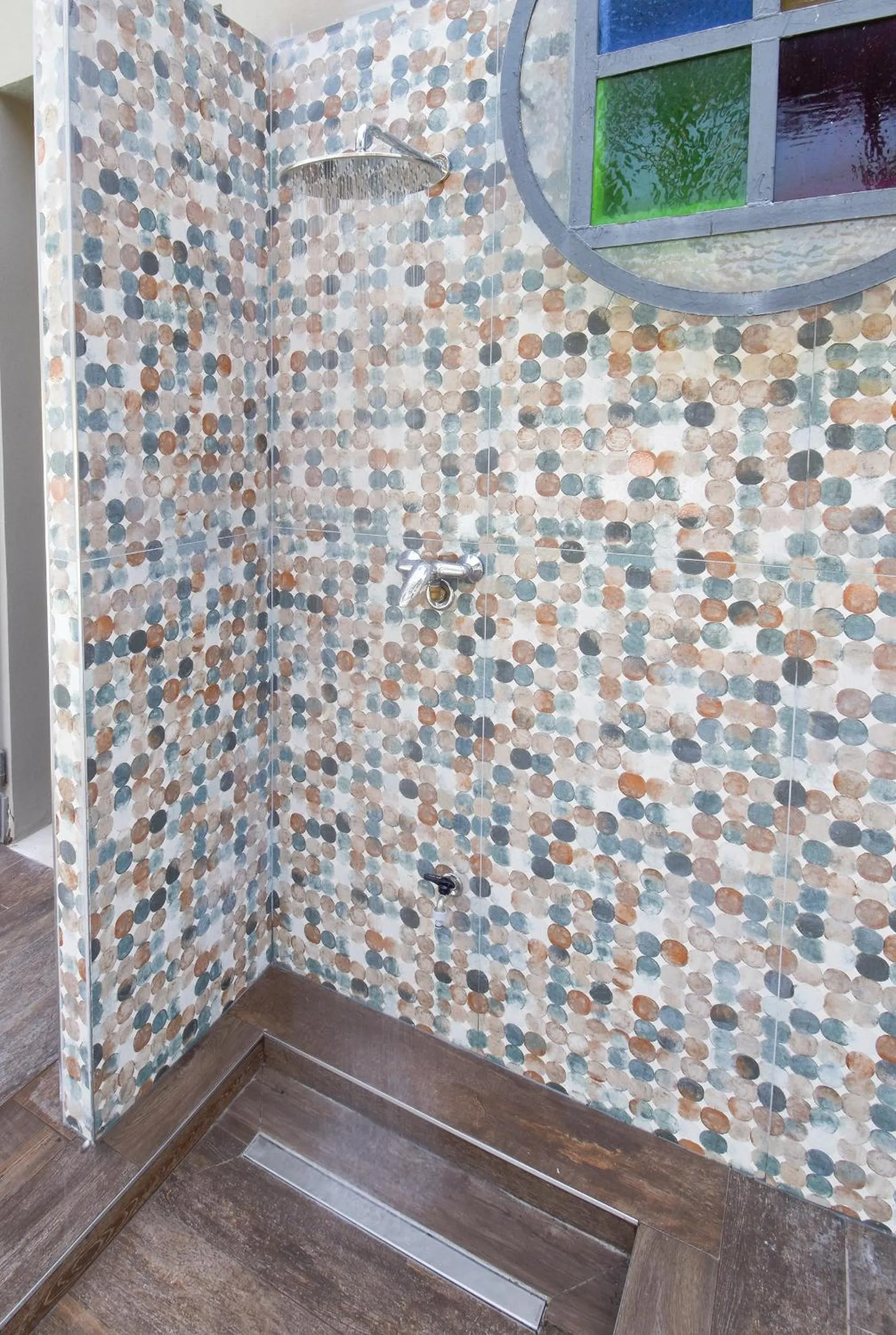 Shower in Hotel Columbia