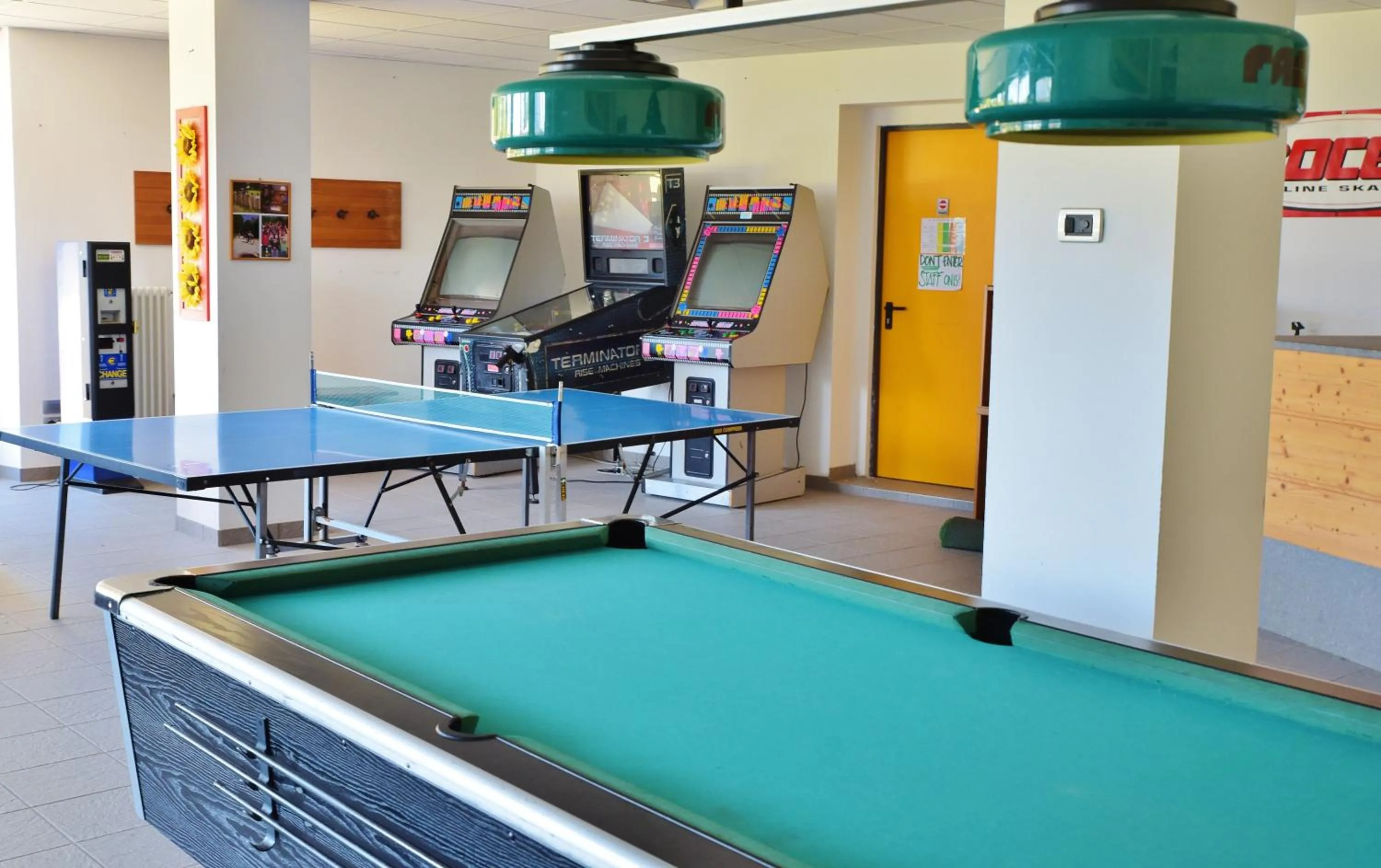 Billiard in Hotel Montana