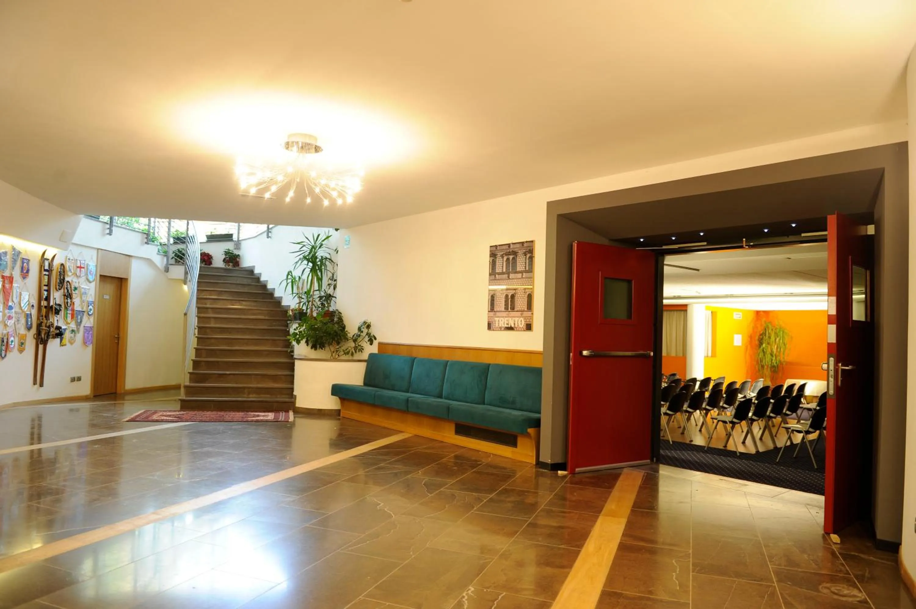 Business facilities in Hotel Montana