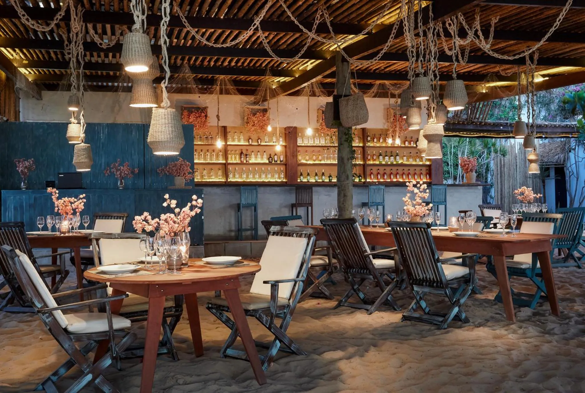 Restaurant/places to eat in My Blue Hotel