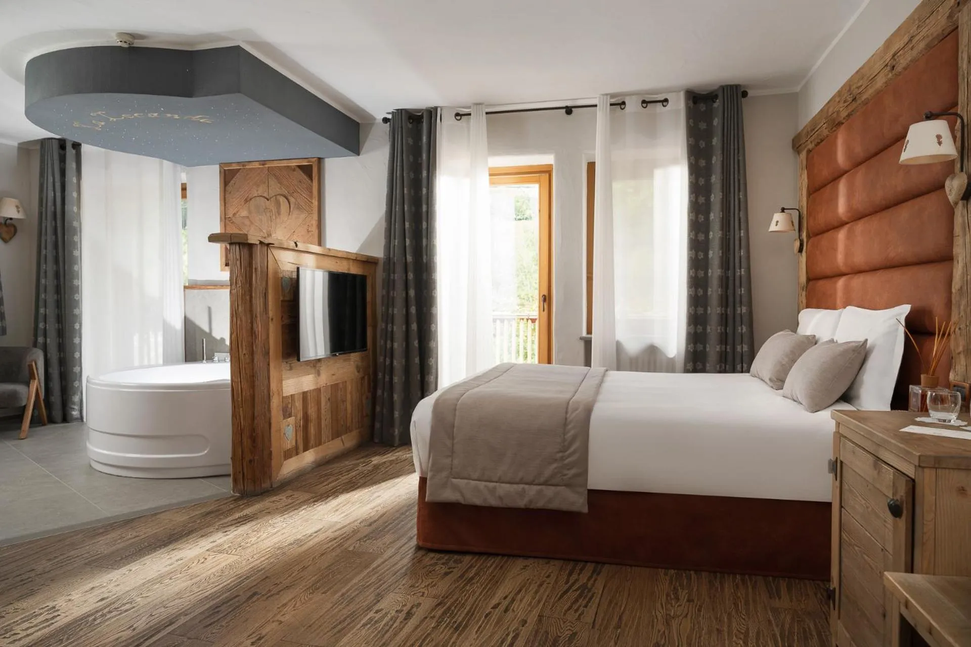 Photo of the whole room, Bed in Locanda Bellevue