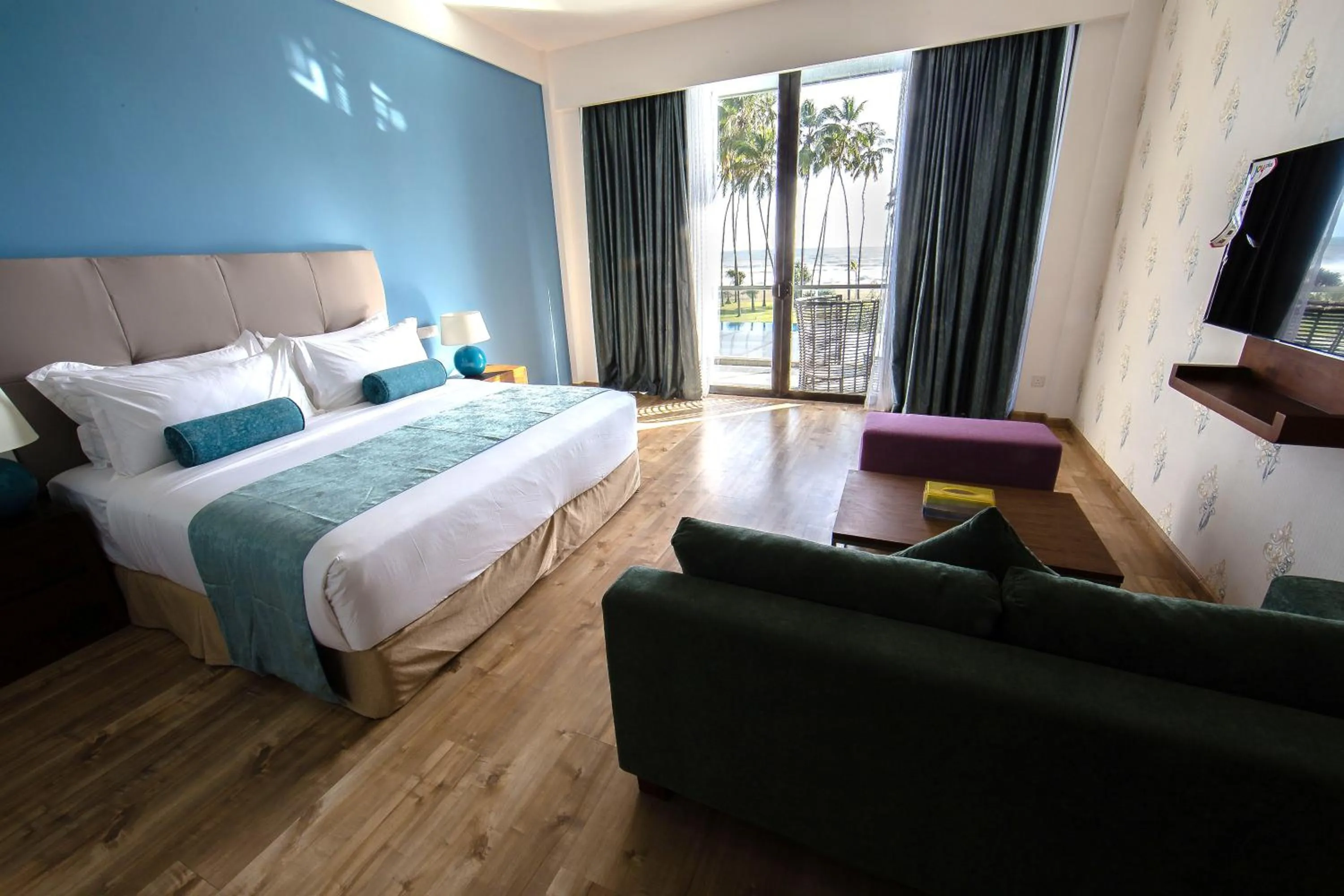 Bed in Club Waskaduwa Beach Resort & Spa