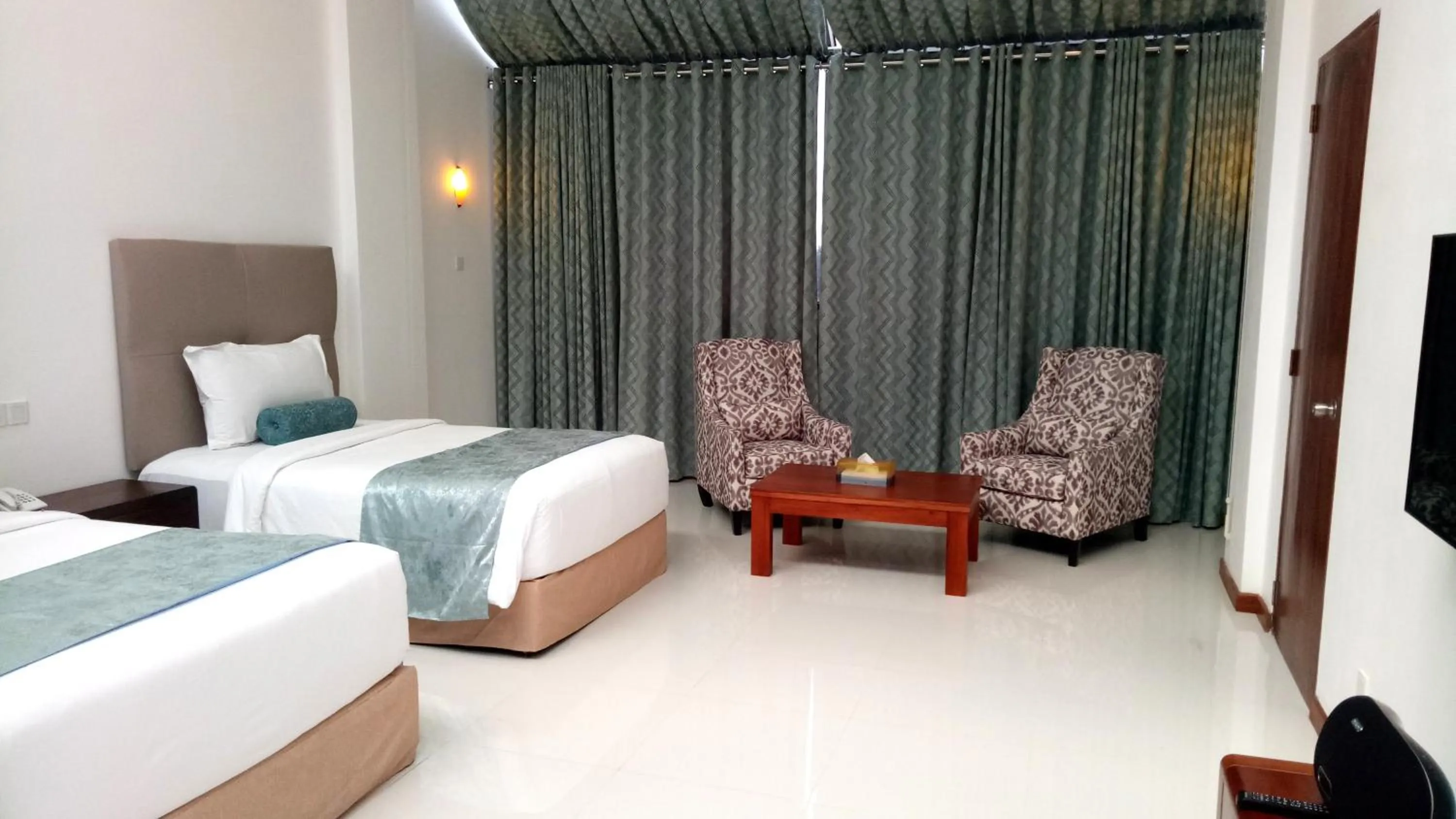 Bed in Club Waskaduwa Beach Resort & Spa