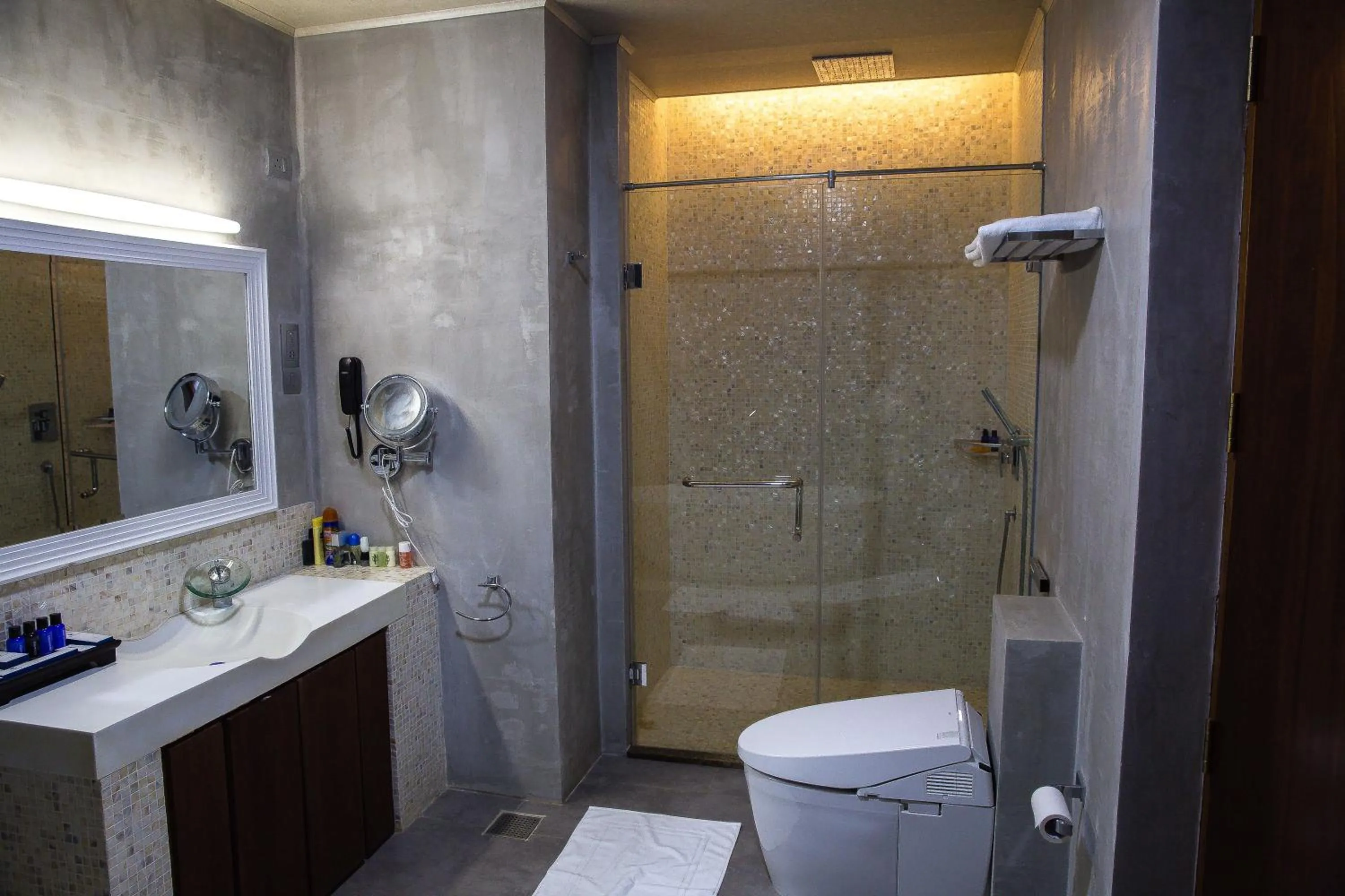 Bathroom in Club Waskaduwa Beach Resort & Spa