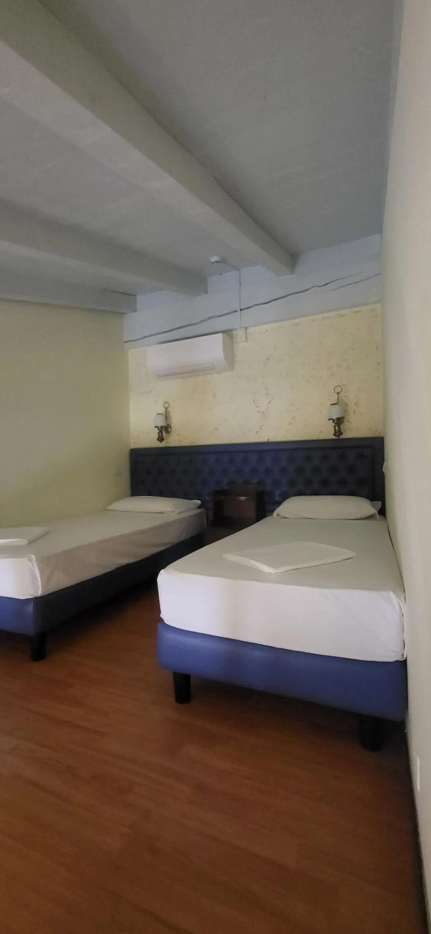 Bed in Hotel Malcesine