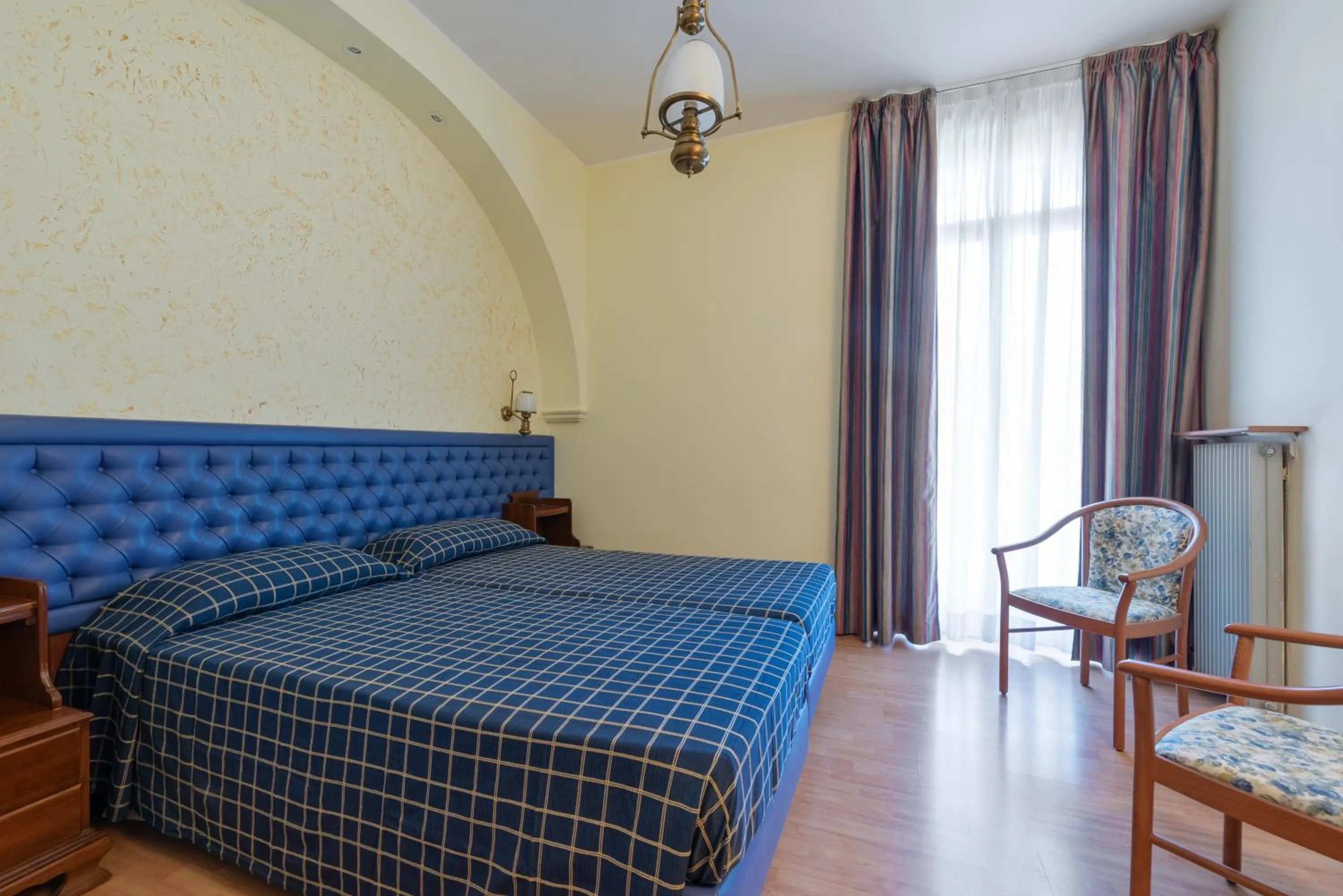 Bed in Hotel Malcesine